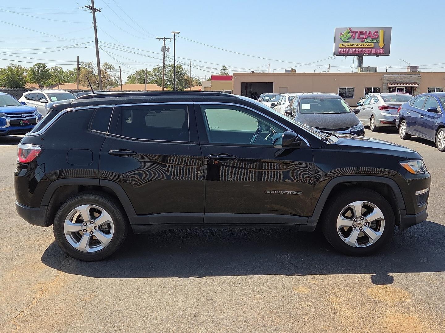 2017 Diamond Black Crystal Pearlcoat - PXJ /Black - X9 Jeep New Compass Latitude FWD (3C4NJCBB1HT) with an Tigershark MultiAir 2.4L I-4 variable valve control, regular unleaded, engine with 180HP engine, located at 4110 Avenue Q, Lubbock, 79412, 33.556553, -101.855820- Photo#1
