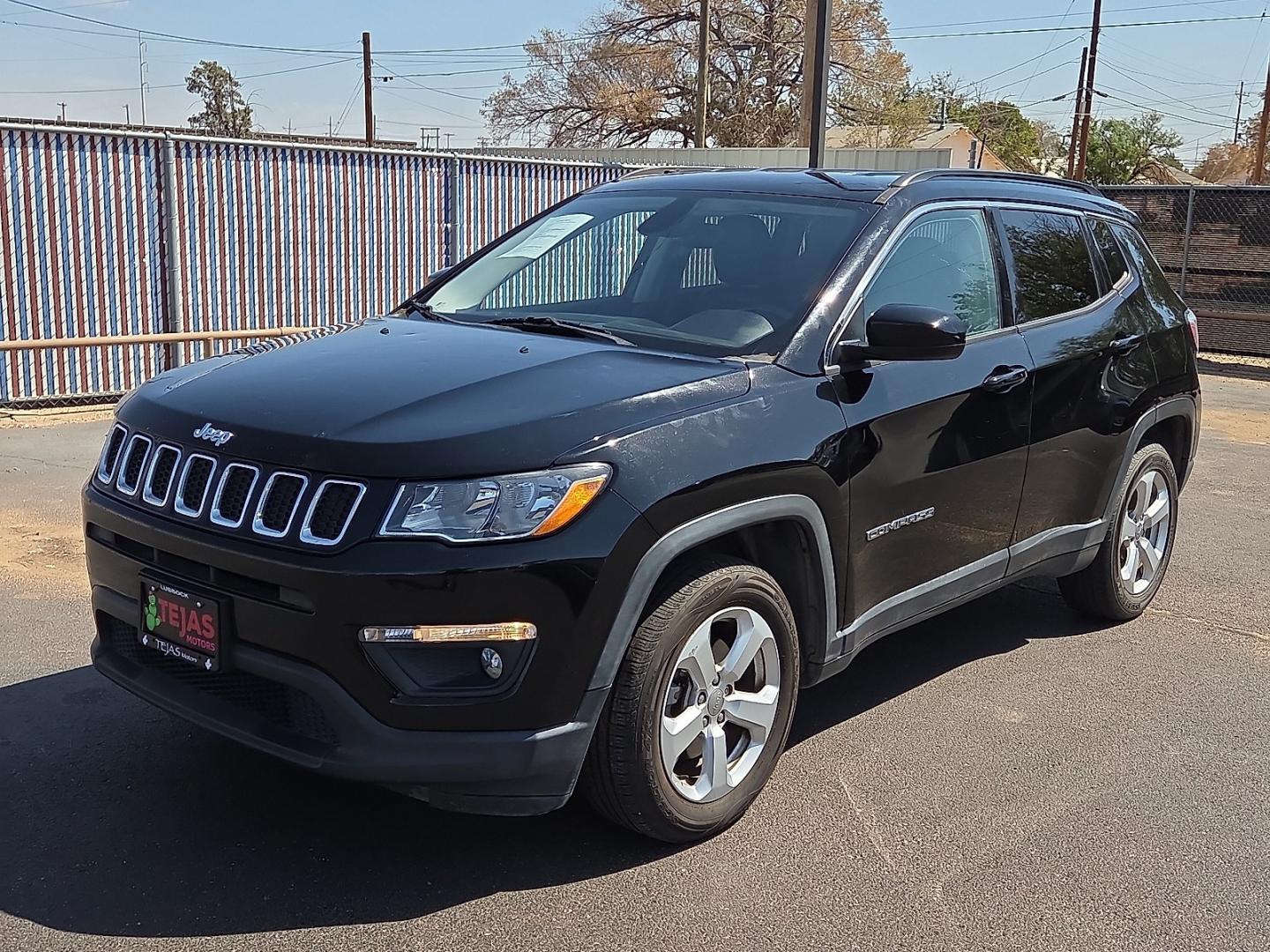 2017 Diamond Black Crystal Pearlcoat - PXJ /Black - X9 Jeep New Compass Latitude FWD (3C4NJCBB1HT) with an Tigershark MultiAir 2.4L I-4 variable valve control, regular unleaded, engine with 180HP engine, located at 4110 Avenue Q, Lubbock, 79412, 33.556553, -101.855820- Photo#4