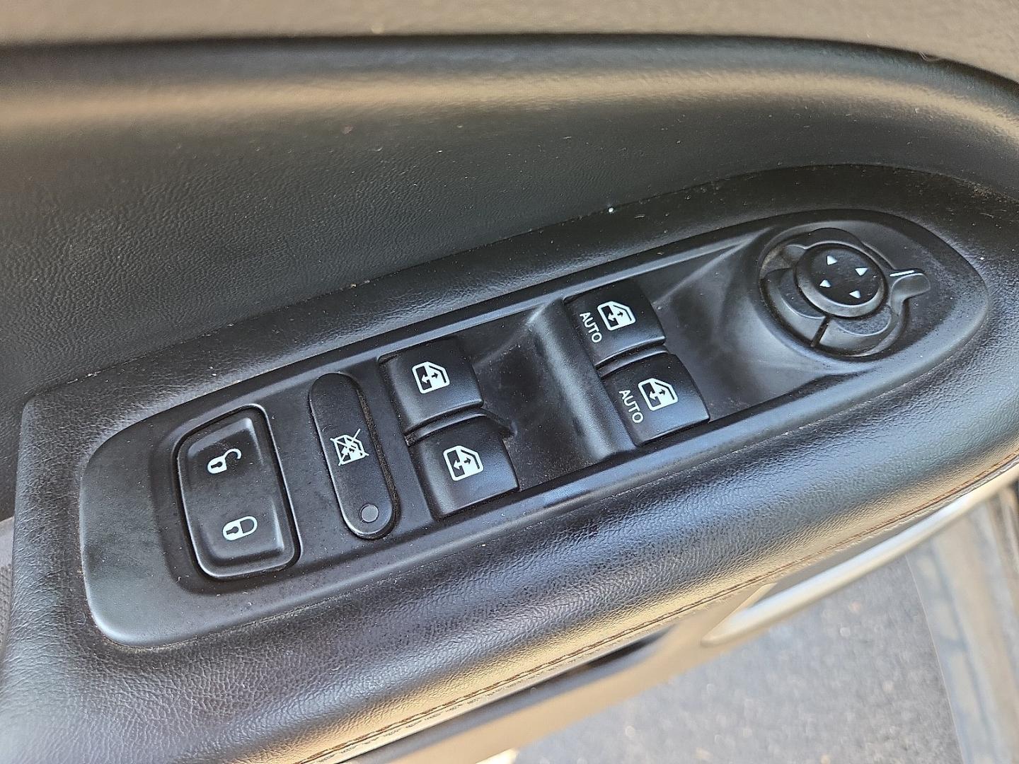 2017 Diamond Black Crystal Pearlcoat - PXJ /Black - X9 Jeep New Compass Latitude FWD (3C4NJCBB1HT) with an Tigershark MultiAir 2.4L I-4 variable valve control, regular unleaded, engine with 180HP engine, located at 4110 Avenue Q, Lubbock, 79412, 33.556553, -101.855820- Photo#8