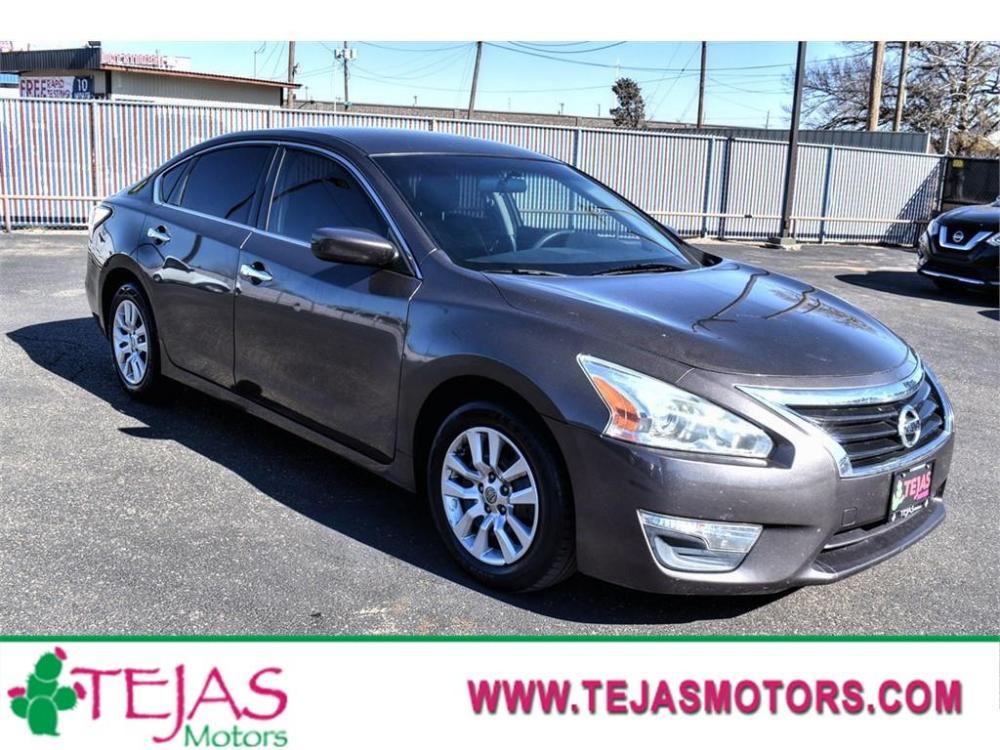2015 BROWN /BLACK Nissan Altima 4dr Sdn I4 2.5 S (1N4AL3AP3FN) with an Engine: 2.5L DOHC 16-Valve I-4 engine, A/T transmission, located at 3701 Avenue Q, Lubbock, 79412, 33.560417, -101.855019 - Photo #0