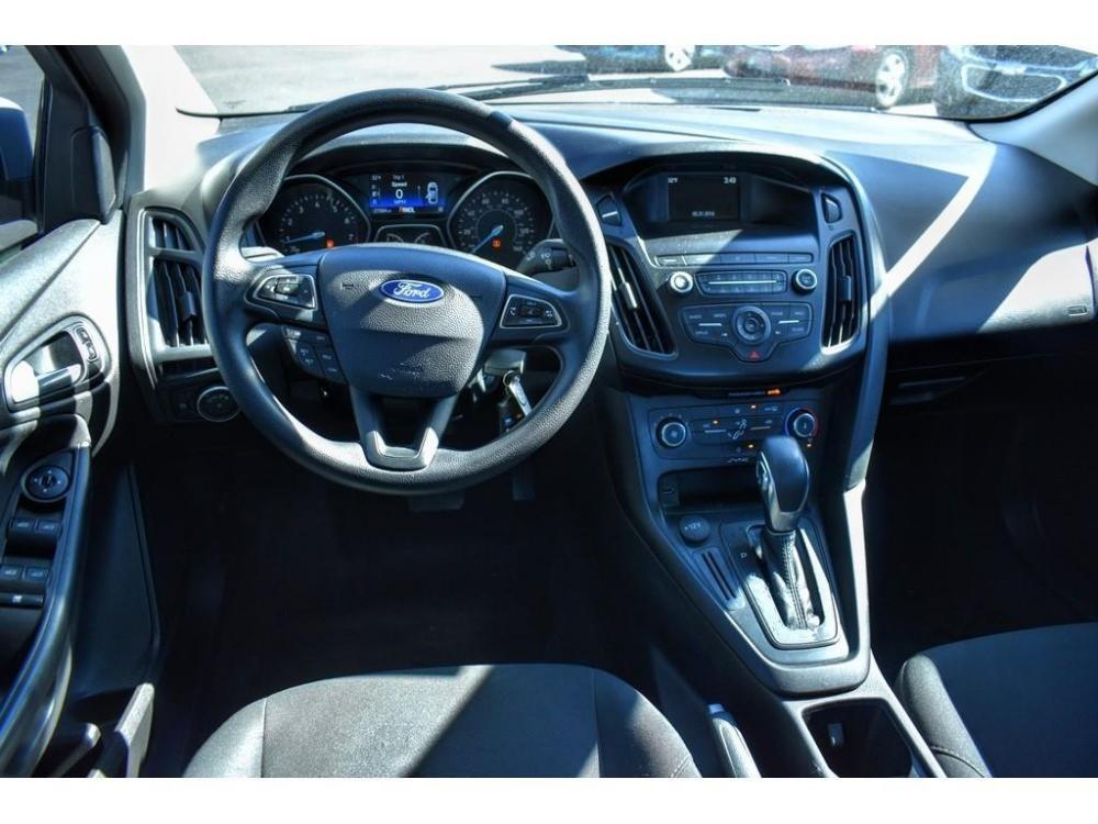 2018 INGOT SILVER METALLIC /CHARCOAL BLACK Ford Focus SE Sedan (1FADP3F22JL) with an 2.0L L4 DOHC 16V engine, AUTOMATIC transmission, located at 3701 Avenue Q, Lubbock, 79412, 33.560417, -101.855019 - Photo #7