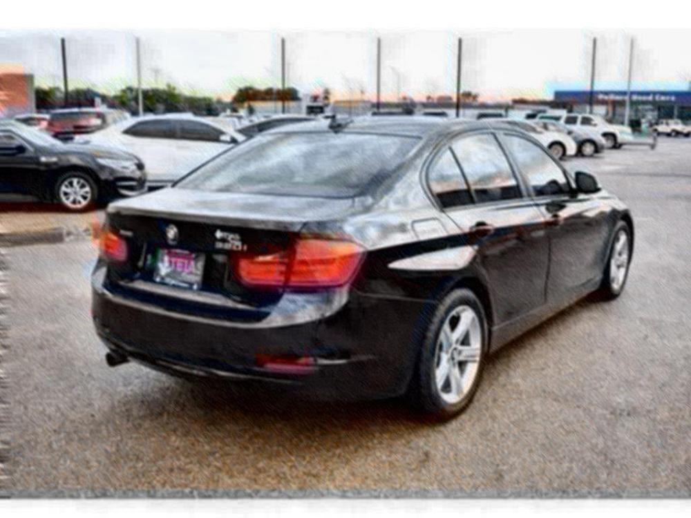 2015 BMW 3 Series 4dr Sdn 320i xDrive AWD South Africa (WBA3C3G5XFN) with an Engine: 2.0L TwinPower Turbo 4-Cylinder 16V DOHC engine, located at 3701 Avenue Q, Lubbock, 79412, 33.560417, -101.855019 - Photo #3