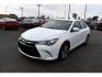 2015 SUPER WHITE /BLACK Toyota Camry 4dr Sdn I4 Auto SE (Natl) (4T1BF1FK2FU) with an 2.5L I-4 DOHC SMPI engine, 6-SPEED AUTOMATIC -INC: PADDLE SHIFTERS transmission, located at 3701 Avenue Q, Lubbock, 79412, (806) 762-3556, 33.560417, -101.855019 - Photo #3