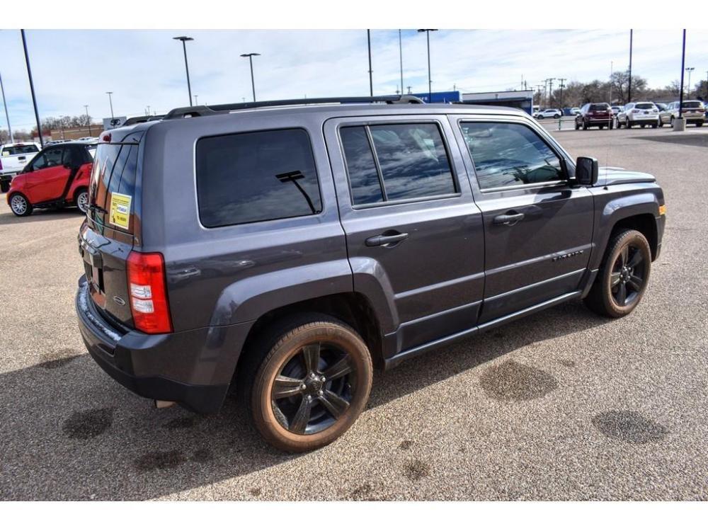 2015 GRANITE CRYSTAL METALLIC CLEARCOAT /DARK SLATE GRAY Jeep Patriot FWD 4dr Altitude Edition (1C4NJPBA4FD) with an 4 Cylinder Engine engine, AUTOMATIC transmission, located at 3701 Avenue Q, Lubbock, 79412, 33.560417, -101.855019 - Photo #3