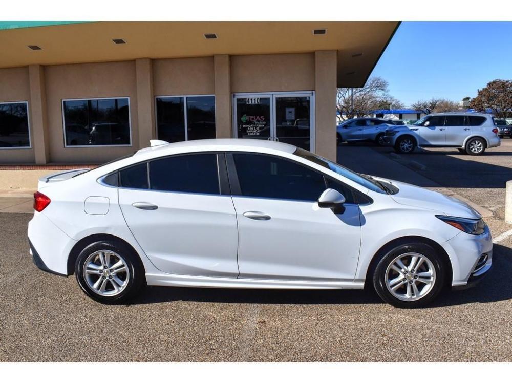 2018 WHITE /BLACK Chevrolet Cruze (1G1BE5SM7J7) with an 1.4L L4 DOHC 16V TURBO engine, 6-SPEED AUTOMATIC transmission, located at 3701 Avenue Q, Lubbock, 79412, 33.560417, -101.855019 - Photo #1