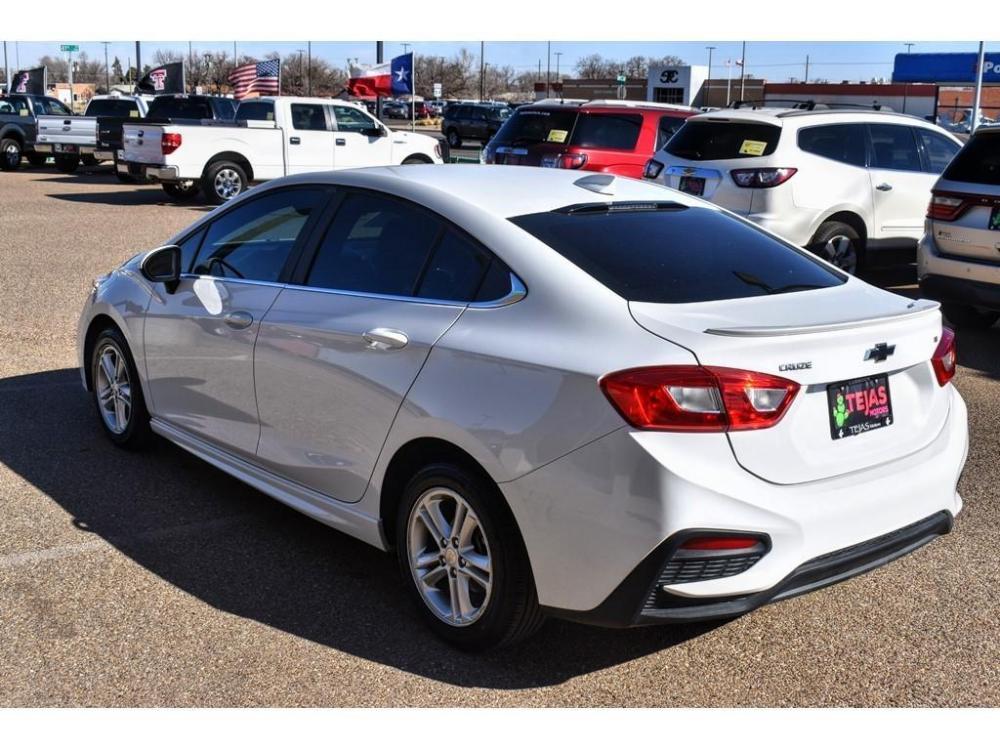 2018 WHITE /BLACK Chevrolet Cruze (1G1BE5SM7J7) with an 1.4L L4 DOHC 16V TURBO engine, 6-SPEED AUTOMATIC transmission, located at 3701 Avenue Q, Lubbock, 79412, 33.560417, -101.855019 - Photo #3
