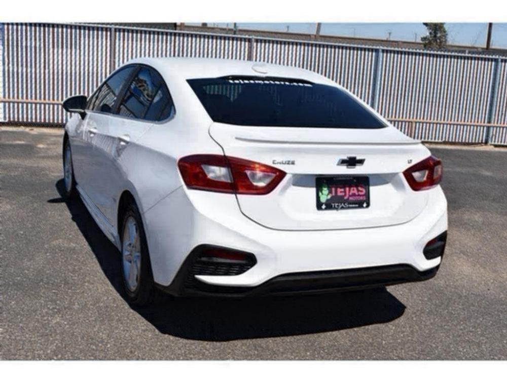 2018 Chevrolet Cruze (1G1BE5SM7J7) , located at 3701 Avenue Q, Lubbock, 79412, 33.560417, -101.855019 - Photo #2