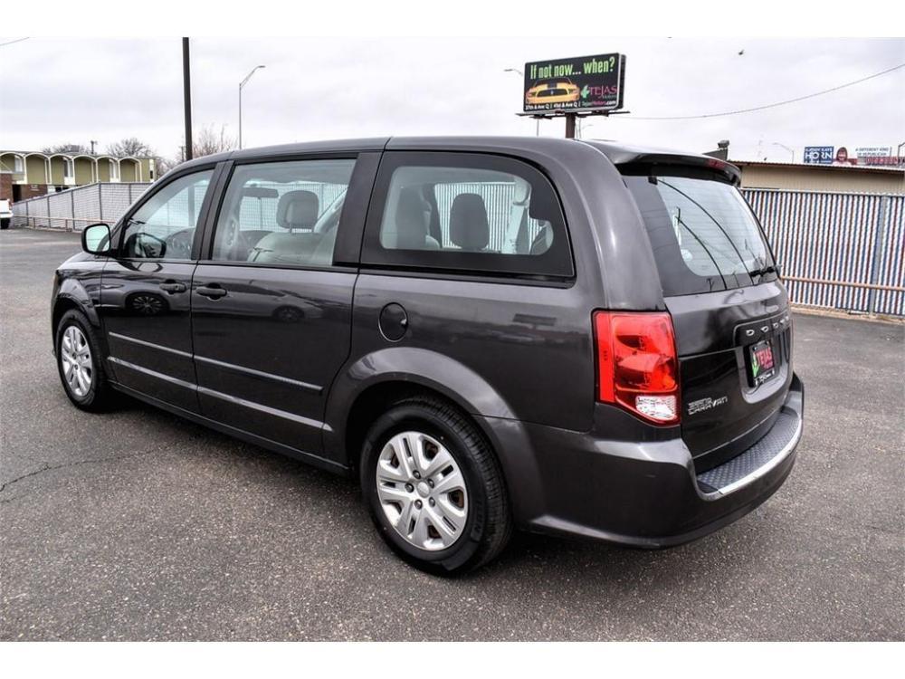 2016 GRAY /GRAY Dodge Grand Caravan (2C4RDGBGXGR) with an 3.6L V6 DOHC 24V engine, 6-SPEED AUTOMATIC transmission, located at 3701 Avenue Q, Lubbock, 79412, 33.560417, -101.855019 - Photo #2
