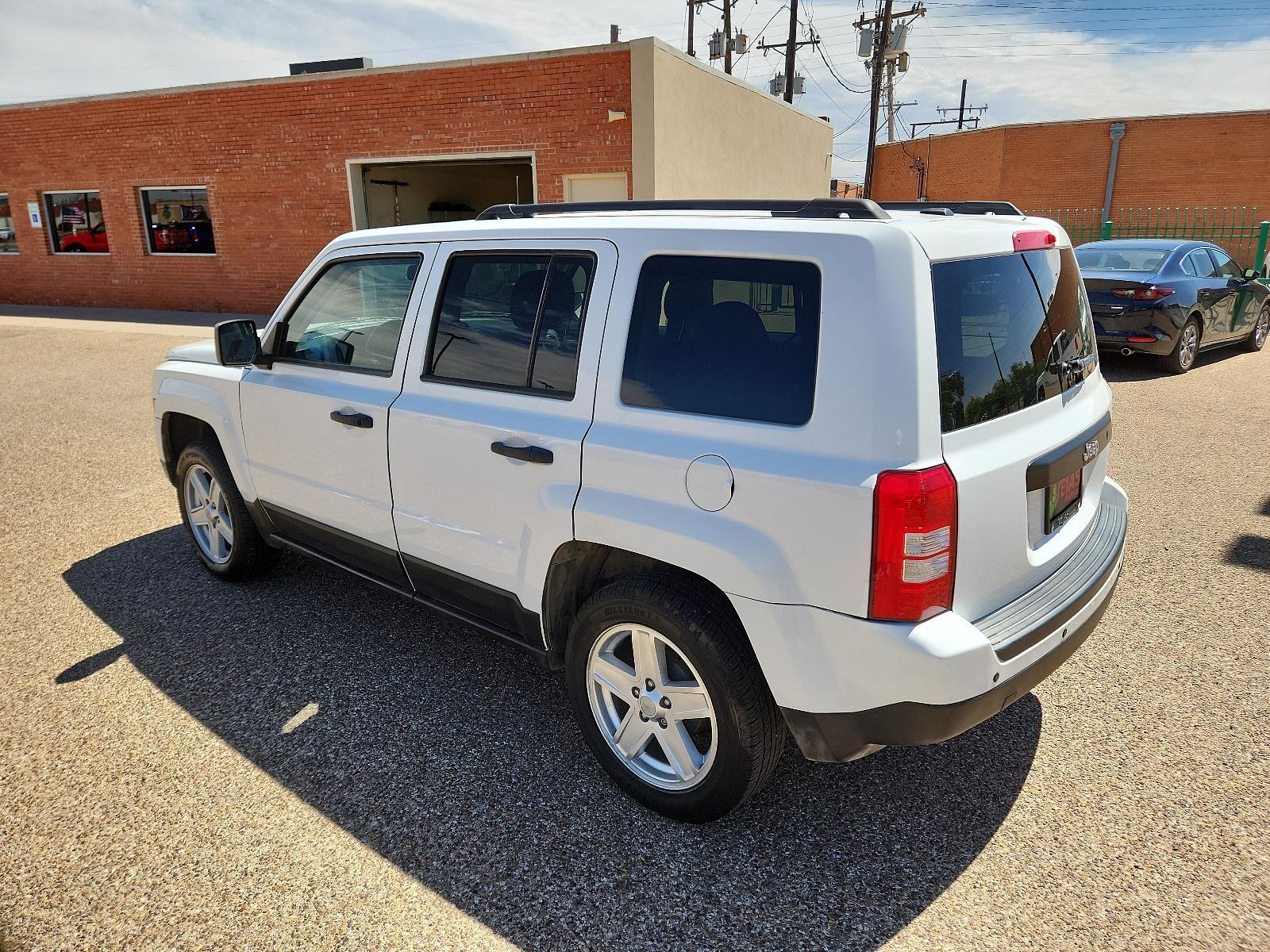 2017 Bright White Clearcoat /Dark Slate Gray Jeep Patriot Sport (1C4NJPBB5HD) with an ENGINE: 2.4L I4 DOHC 16V DUAL VVT engine, located at 4110 Avenue Q, Lubbock, 79412, 33.556553, -101.855820 - 05/04/2023 KEY AND INSPECTION IN ENVELOPE GOD - Photo #2