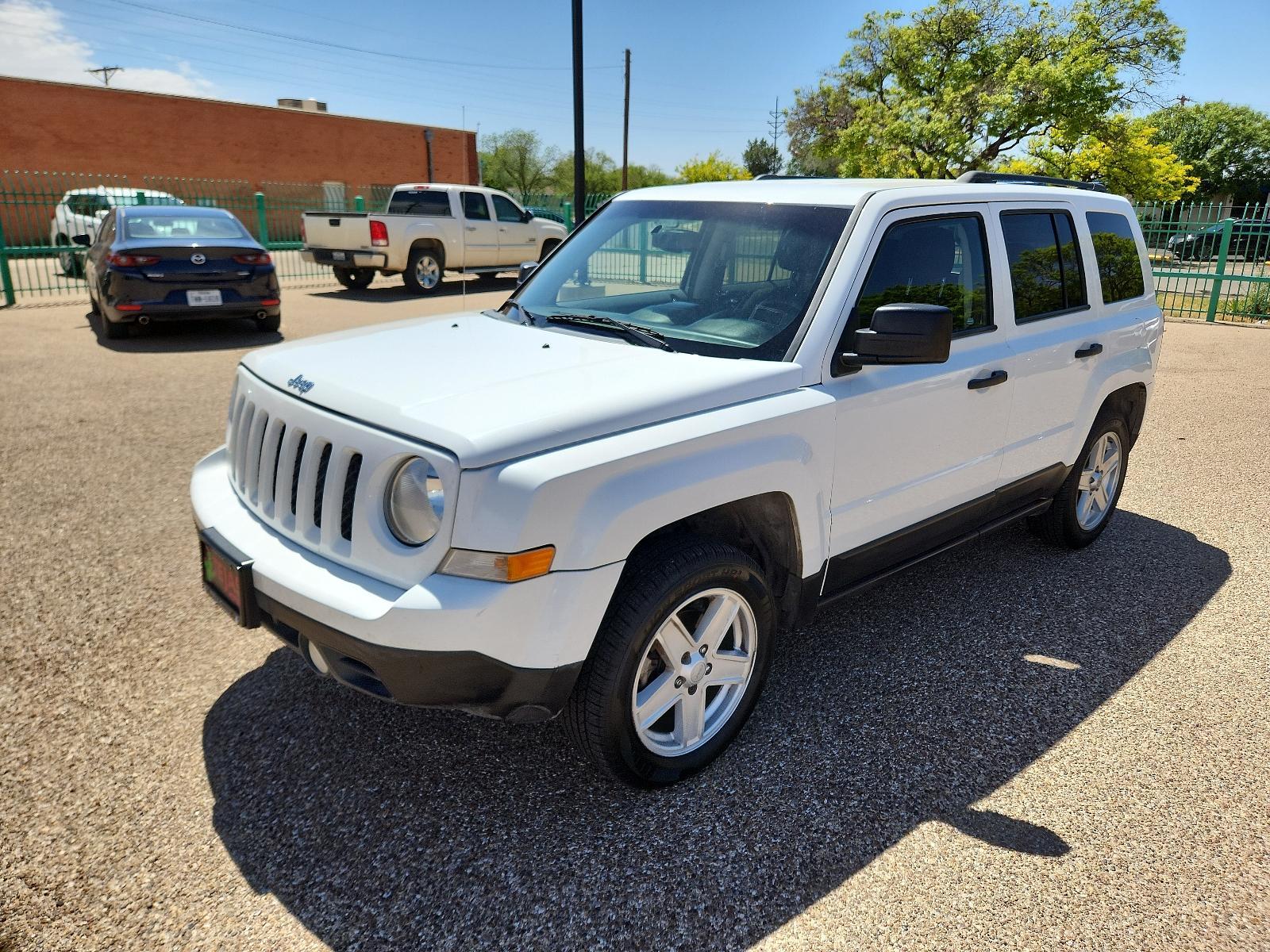 2017 Bright White Clearcoat /Dark Slate Gray Jeep Patriot Sport (1C4NJPBB5HD) with an ENGINE: 2.4L I4 DOHC 16V DUAL VVT engine, located at 4110 Avenue Q, Lubbock, 79412, 33.556553, -101.855820 - 05/04/2023 KEY AND INSPECTION IN ENVELOPE GOD - Photo #3