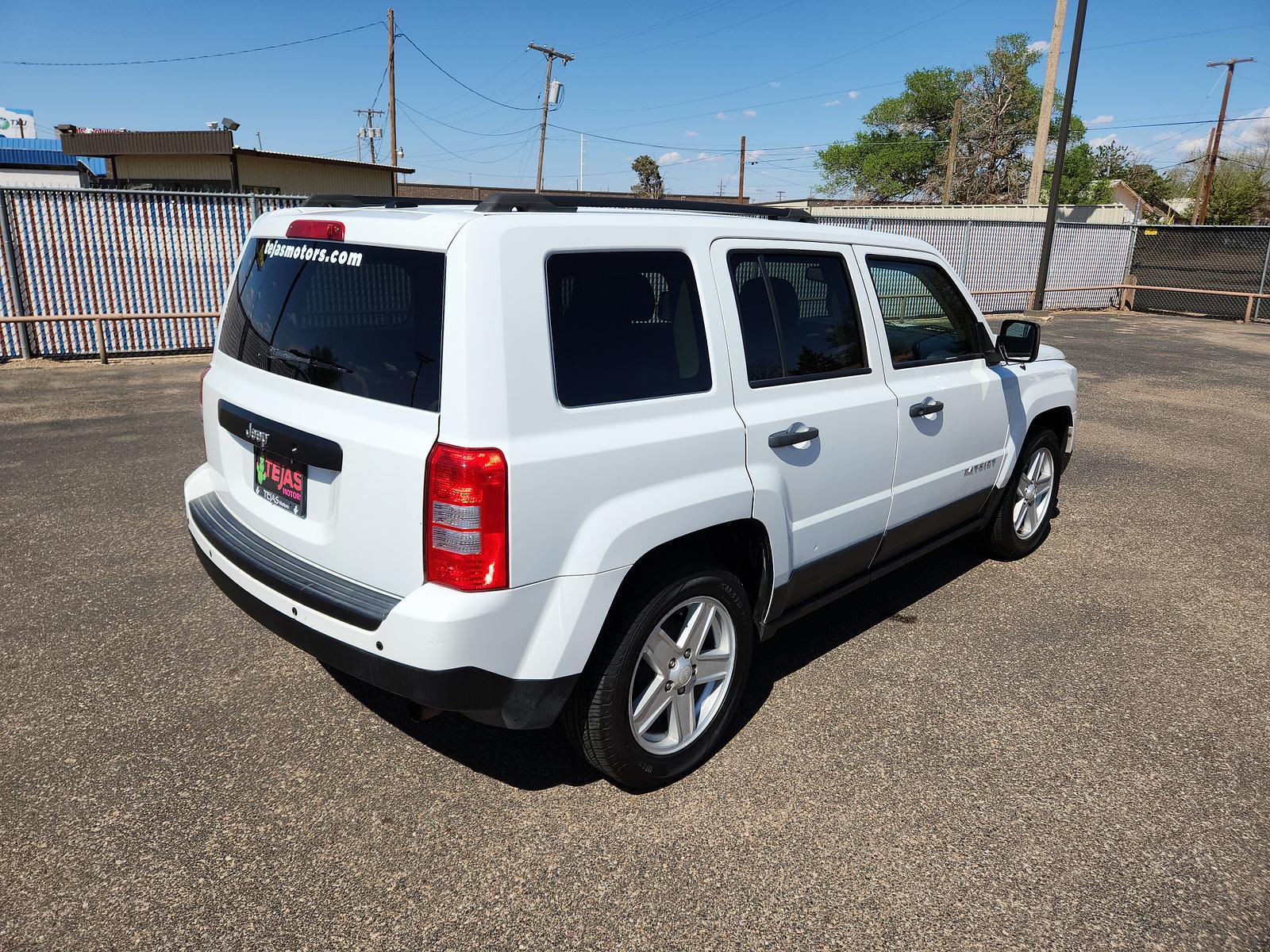 2017 Bright White Clearcoat /Dark Slate Gray Jeep Patriot Sport (1C4NJPBB5HD) with an ENGINE: 2.4L I4 DOHC 16V DUAL VVT engine, located at 4110 Avenue Q, Lubbock, 79412, 33.556553, -101.855820 - 05/04/2023 KEY AND INSPECTION IN ENVELOPE GOD - Photo #1