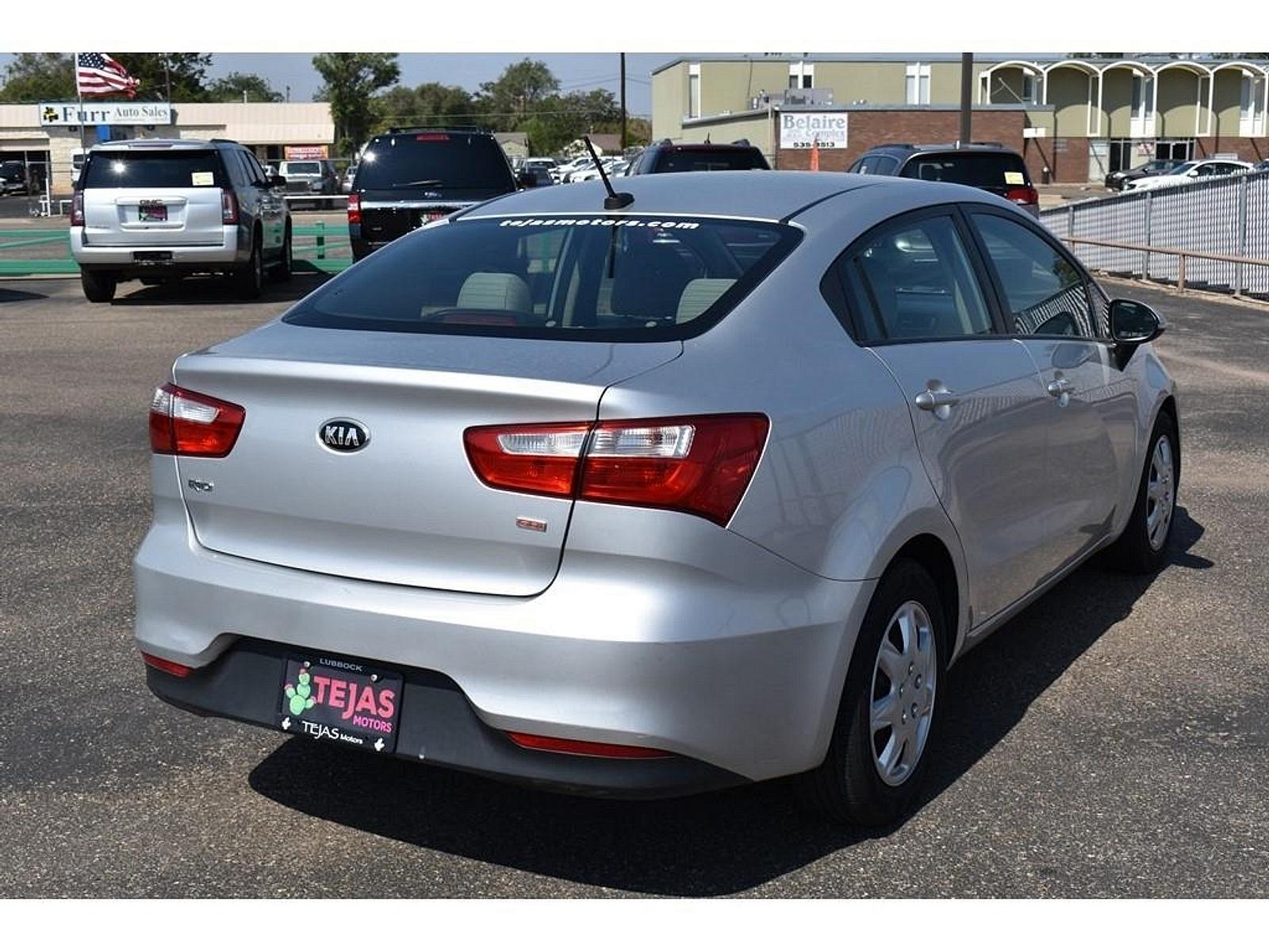 2016 Bright Silver Metallic /Beige Kia Rio LX (KNADM4A34G6) with an Engine: 1.6L GDI 16-Valve 4-Cylinder -inc: aluminum block engine, located at 4110 Avenue Q, Lubbock, 79412, 33.556553, -101.855820 - 09/30/2022 KEY IN ENVELOPE GOD - Photo #3