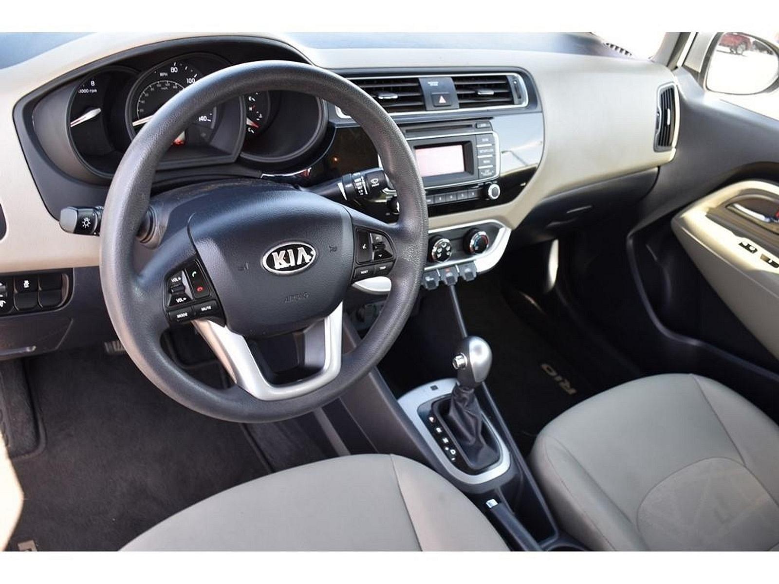 2016 Bright Silver Metallic /Beige Kia Rio LX (KNADM4A34G6) with an Engine: 1.6L GDI 16-Valve 4-Cylinder -inc: aluminum block engine, located at 4110 Avenue Q, Lubbock, 79412, 33.556553, -101.855820 - 09/30/2022 KEY IN ENVELOPE GOD - Photo #5