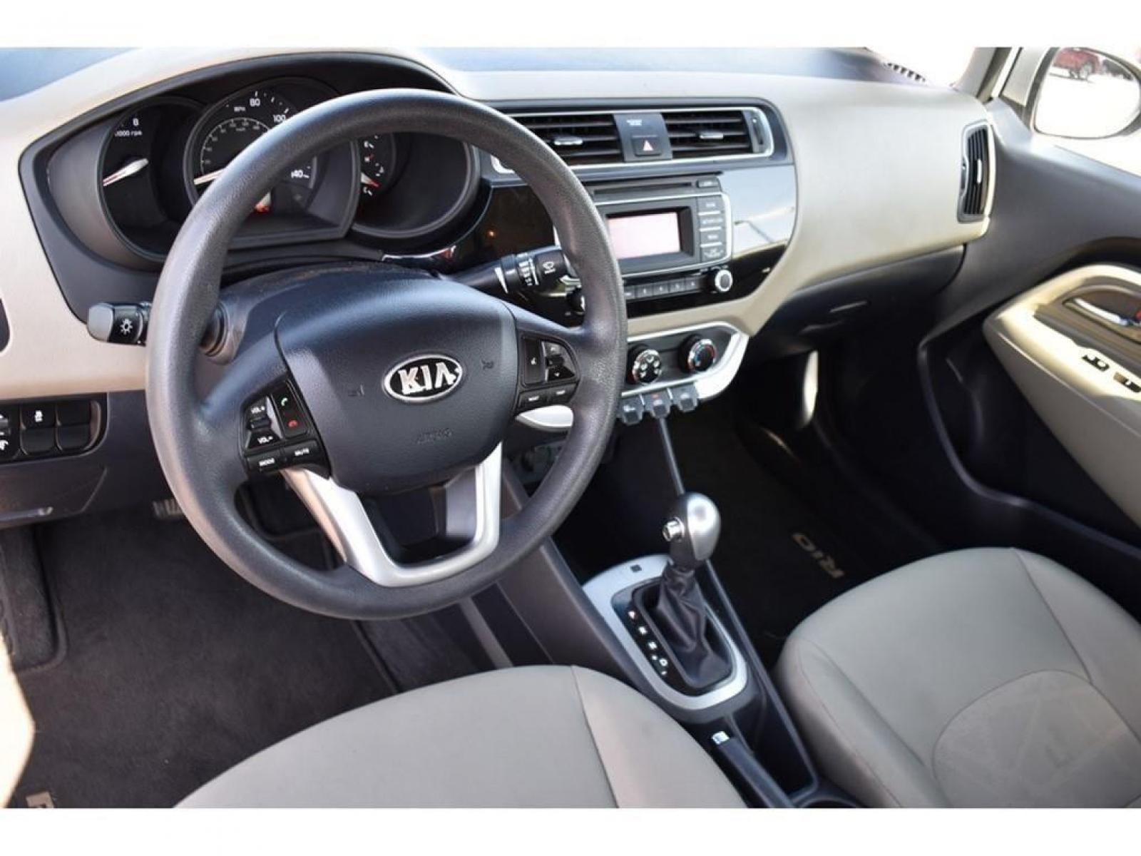 2016 Bright Silver Metallic /Beige Kia Rio LX (KNADM4A34G6) with an Engine: 1.6L GDI 16-Valve 4-Cylinder -inc: aluminum block engine, located at 4110 Avenue Q, Lubbock, 79412, 33.556553, -101.855820 - 09/30/2022 KEY IN ENVELOPE GOD - Photo #17