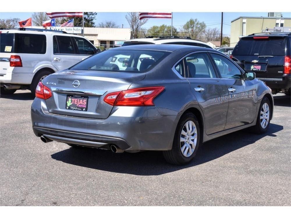 2016 BRILLIANT SILVER Nissan Altima (1N4AL3APXGC) with an Engine: 2.5L DOHC 16-Valve 4-Cylinder engine, CONTINUOUSLY VARIABLE TRANSMISSION transmission, located at 3701 Avenue Q, Lubbock, 79412, 33.560417, -101.855019 - Photo #3