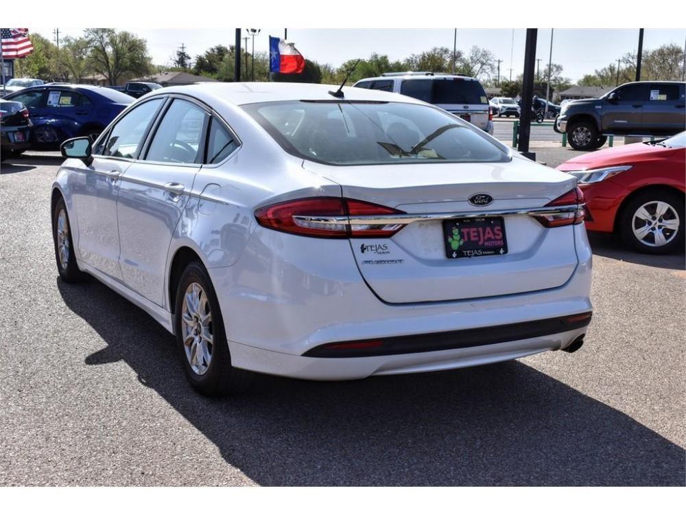 2017 WHTIE Ford Fusion (3FA6P0G77HR) with an 2.5L L4 DOHC 16V engine, 6-SPEED AUTOMATIC transmission, located at 3701 Avenue Q, Lubbock, 79412, 33.560417, -101.855019 - Photo #2