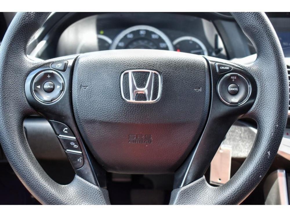 2015 SILVER Honda Accord Sedan (1HGCR2F34FA) with an Engine: 2.4L 16-Valve DOHC i-VTEC I-4 engine, CONTINUOUSLY VARIABLE TRANSMISSION transmission, located at 3701 Avenue Q, Lubbock, 79412, 33.560417, -101.855019 - Photo #10