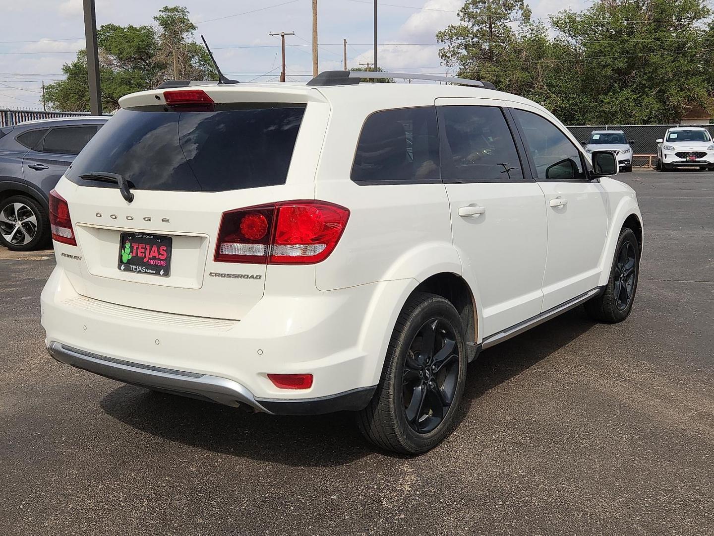 2018 Vice White - PW3 /Black - X9 Dodge Journey Crossroad (3C4PDCGB1JT) with an Tigershark MultiAir 2.4L I-4 DOHC, variable valve control, regular unleaded, engine with 173HP engine, located at 4110 Avenue Q, Lubbock, 79412, 33.556553, -101.855820 - 06/11/2026 KEY IN ENVELOPE GOD - Photo#3