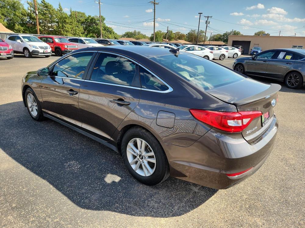 2015 BROWN Hyundai Sonata (5NPE24AF1FH) with an Engine: 2.4L GDI 4-Cylinder engine, 6-SPEED AUTOMATIC W/SHIFTRONIC -INC: OD LOCK-UP TORQUE CONVERTER, SHIFT LOCK AND SHIFTRONIC MANUAL SHIFT MODE transmission, located at 3701 Avenue Q, Lubbock, 79412, 33.560417, -101.855019 - Photo #2
