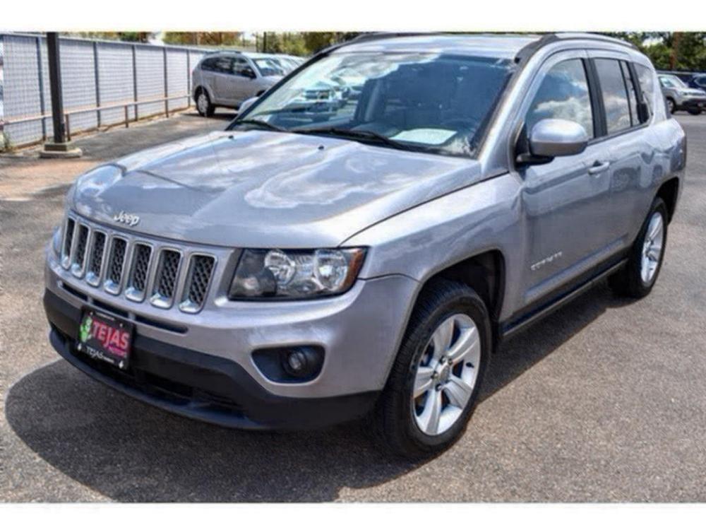 2016 GRAY Jeep Compass (1C4NJDEB1GD) with an 2.4L I4 DOHC 16V Dual VVT engine, AUTOMATIC transmission, located at 3701 Avenue Q, Lubbock, 79412, 33.560417, -101.855019 - Photo #1