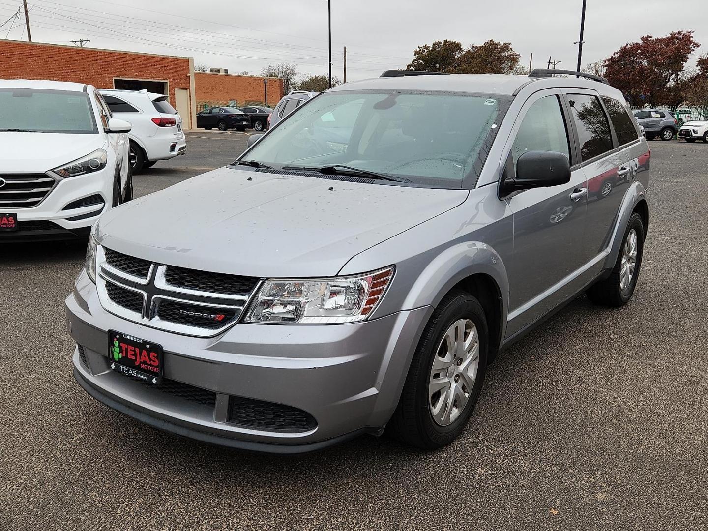 2019 SILVER Dodge Journey SE Value Package (3C4PDCAB9KT) with an Tigershark MultiAir 2.4L I-4 DOHC, VVT variable valve control, regular unleaded, engine with 173HP engine, located at 4110 Avenue Q, Lubbock, 79412, 33.556553, -101.855820 - 12/13/2025 KEY IN ENVELOPE GOD - Photo#3