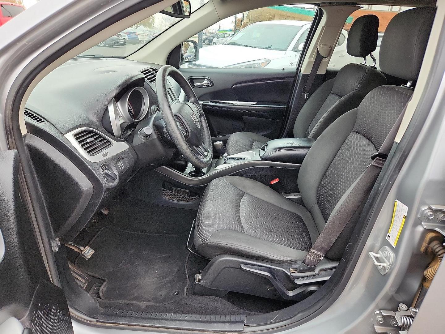 2019 SILVER Dodge Journey SE Value Package (3C4PDCAB9KT) with an Tigershark MultiAir 2.4L I-4 DOHC, VVT variable valve control, regular unleaded, engine with 173HP engine, located at 4110 Avenue Q, Lubbock, 79412, 33.556553, -101.855820 - 12/13/2025 KEY IN ENVELOPE GOD - Photo#6