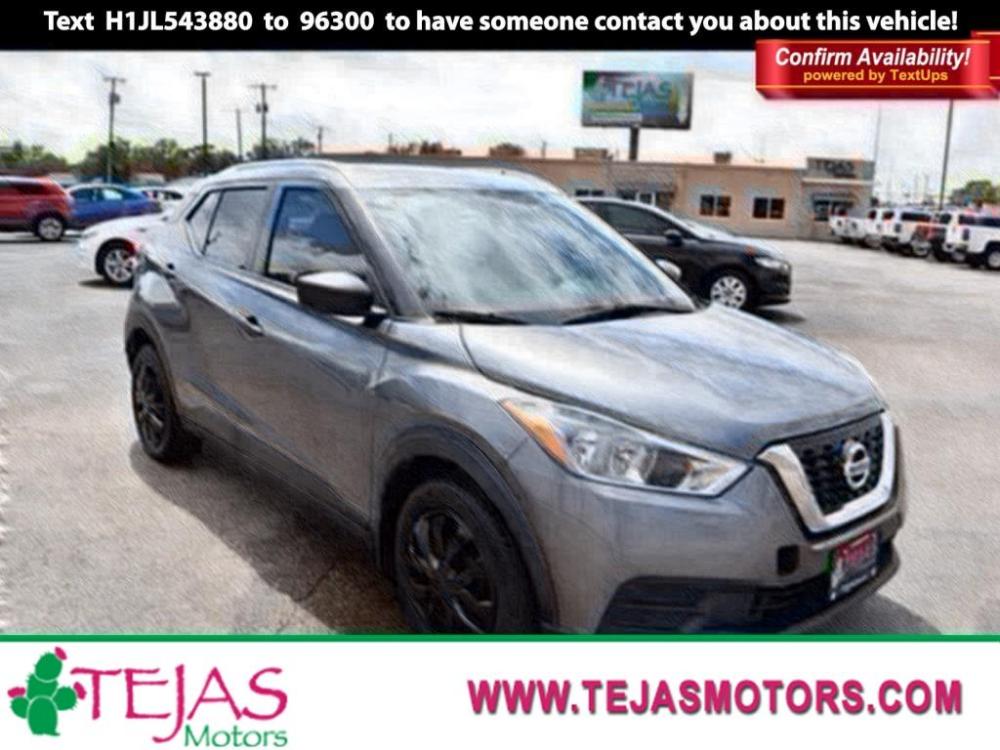 2018 GRAY Nissan Kicks (3N1CP5CU2JL) with an Engine: 1.6L DOHC 16V 4-Cylinder engine, located at 3701 Avenue Q, Lubbock, 79412, 33.560417, -101.855019 - Photo #0