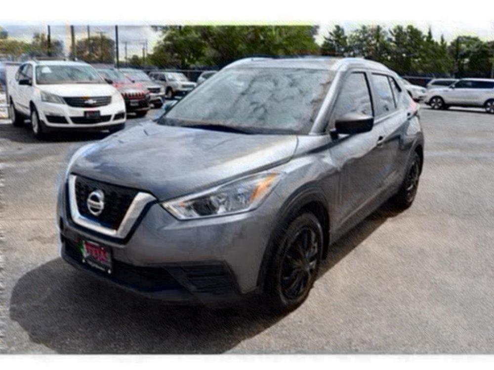 2018 GRAY Nissan Kicks (3N1CP5CU2JL) with an Engine: 1.6L DOHC 16V 4-Cylinder engine, located at 3701 Avenue Q, Lubbock, 79412, 33.560417, -101.855019 - Photo #1