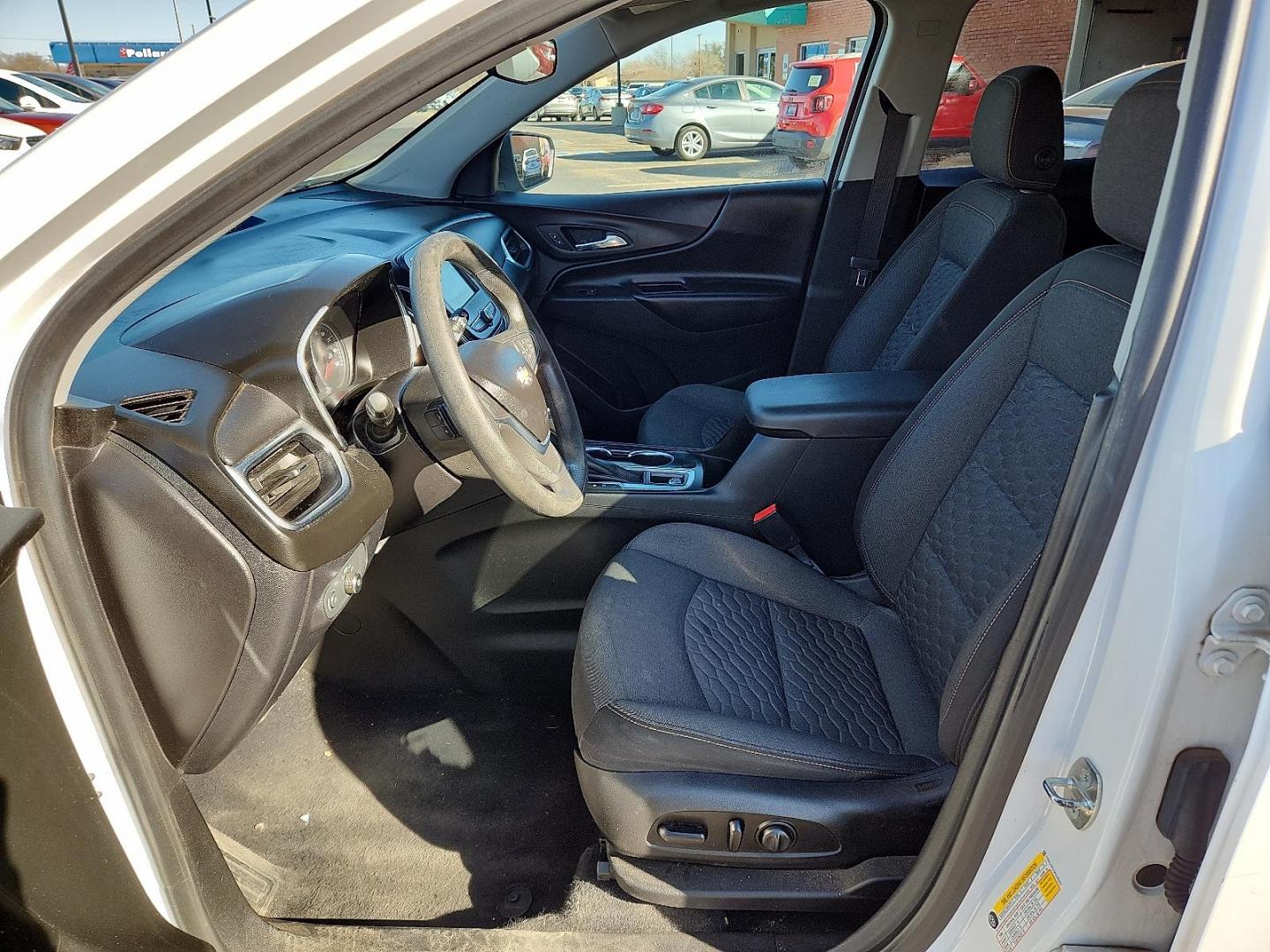 2019 Summit White - GAZ /Jet Black/Cinnamon - HQJ Chevrolet Equinox LT (2GNAXKEV5K6) with an 1.5L I-4 gasoline direct injection, DOHC, VVT variable valve control, intercooled turbo, regular unleaded, engine with 170HP engine, located at 4110 Avenue Q, Lubbock, 79412, 33.556553, -101.855820 - Photo#6