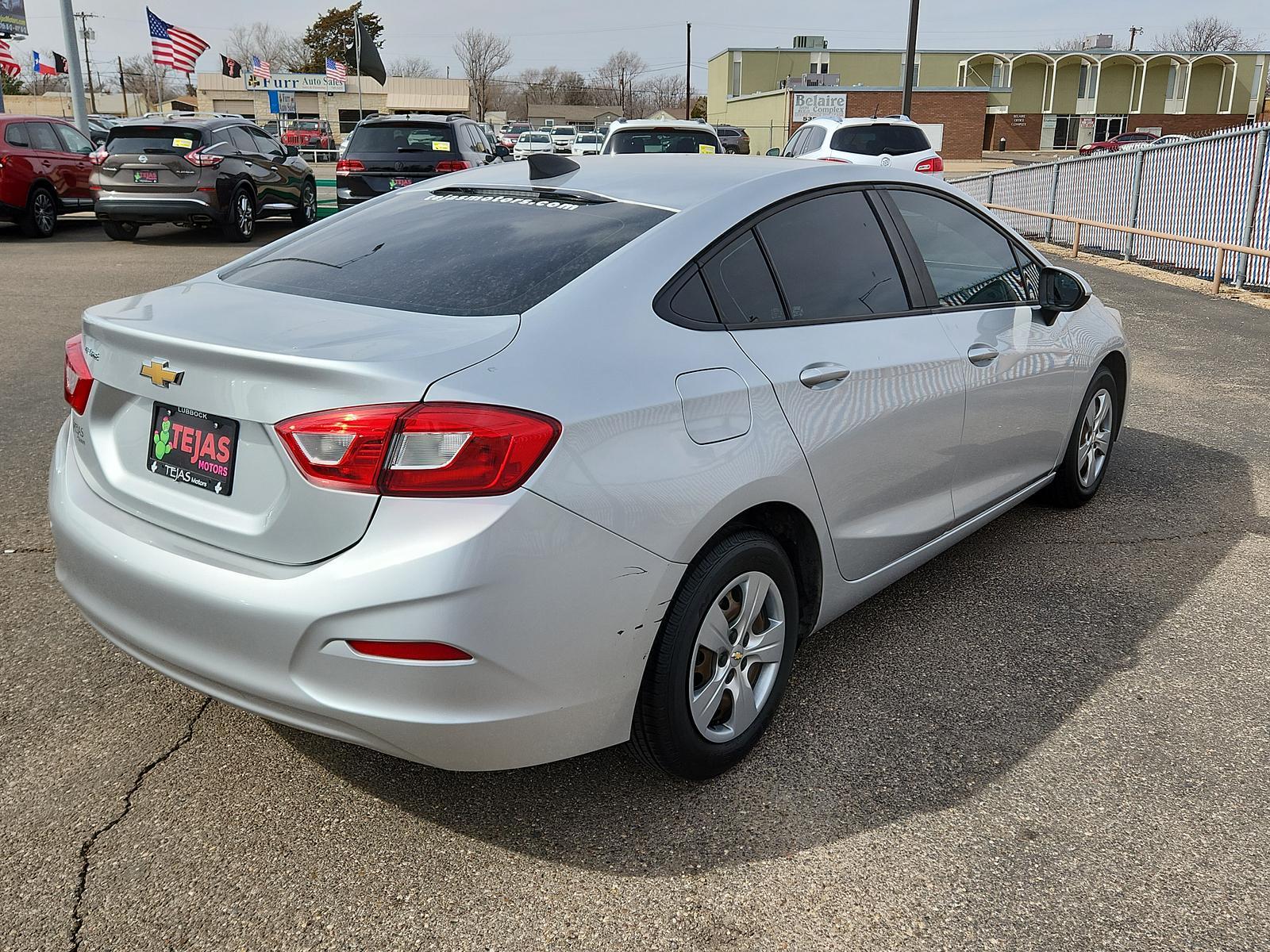 2018 Silver Ice Metallic /Jet Black Chevrolet Cruze LS (1G1BC5SM6J7) with an ENGINE, 1.4L TURBO DOHC 4-CYLINDER DI engine, located at 4110 Avenue Q, Lubbock, 79412, 33.556553, -101.855820 - 02/21/2023 KEY AND INSPECTION IN ENVELOPE GOD - Photo #3