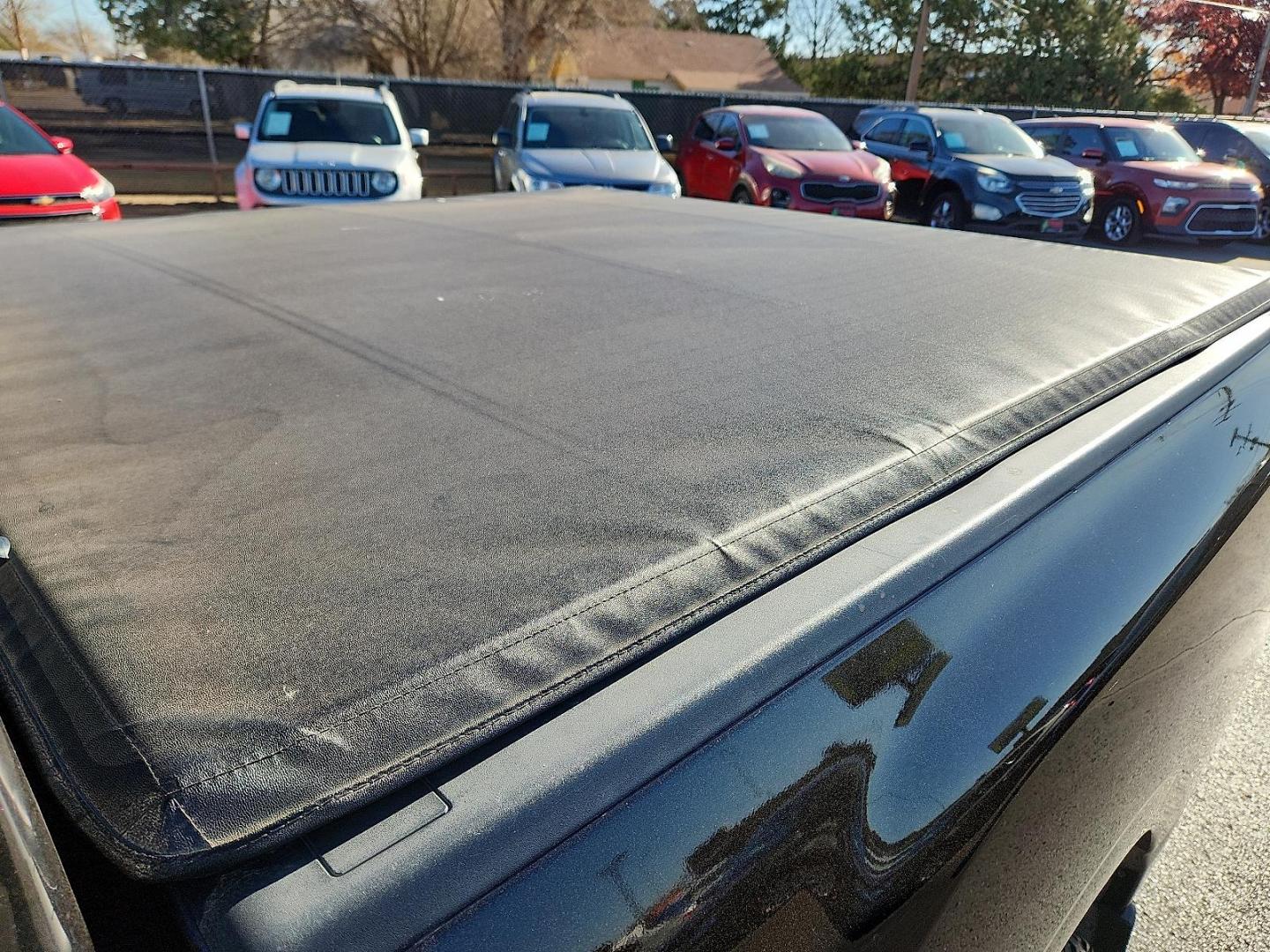 2017 Magnetic Black Nissan TITAN SV (1N6AA1EK2HN) with an Endurance 5.6L V-8 gasoline direct injection, VVEL DOHC, variable valve control, regular unleaded, engine with 390HP engine, located at 4110 Avenue Q, Lubbock, 79412, 33.556553, -101.855820 - Photo#4