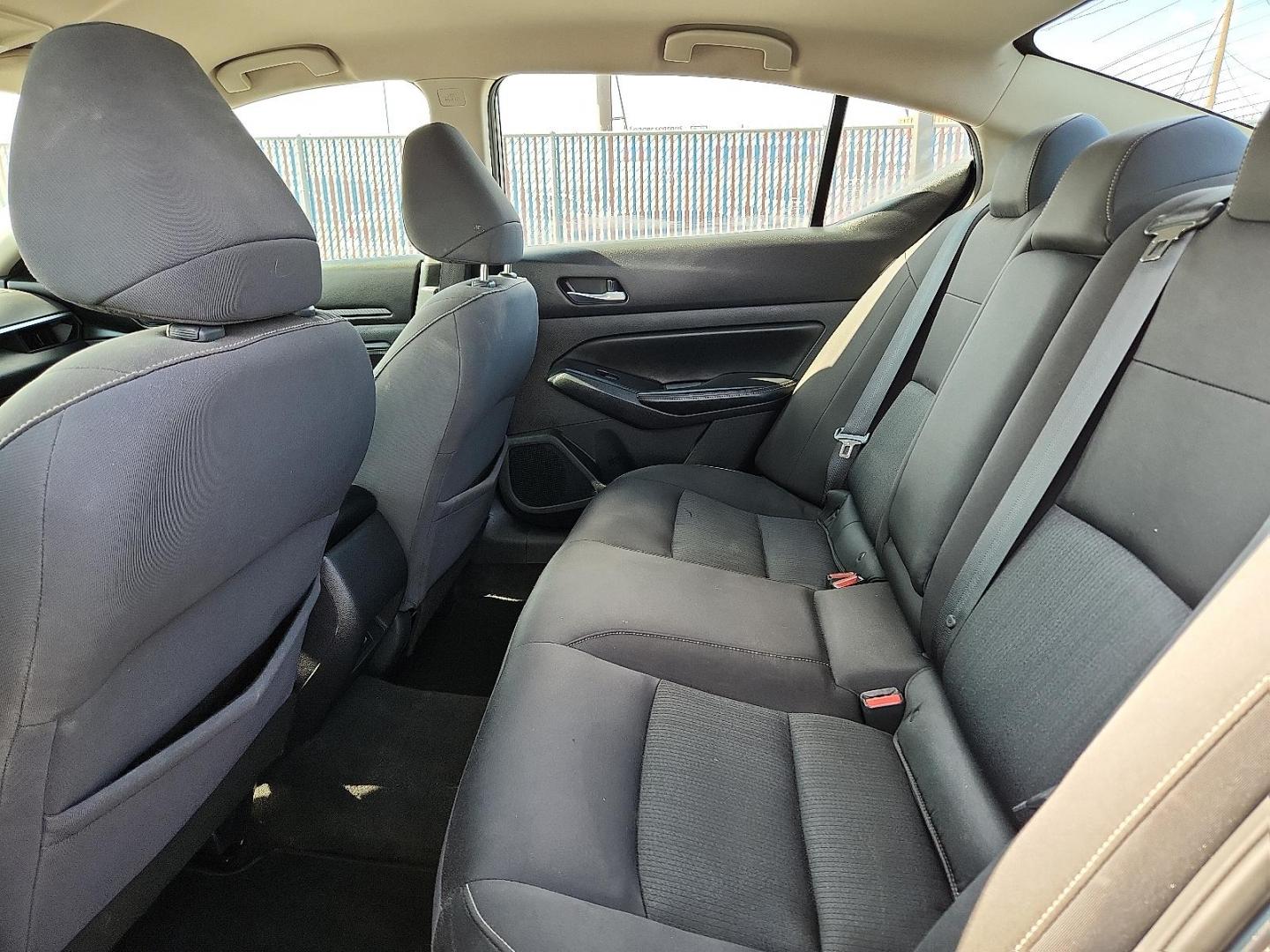 2019 GRAY Nissan Altima 2.5 S (1N4BL4BW7KC) with an 2.5L I-4 gasoline direct injection, DOHC, CVTCS variable valve control, regular unleaded, engine with 182HP engine, located at 4110 Avenue Q, Lubbock, 79412, 33.556553, -101.855820 - Photo#4