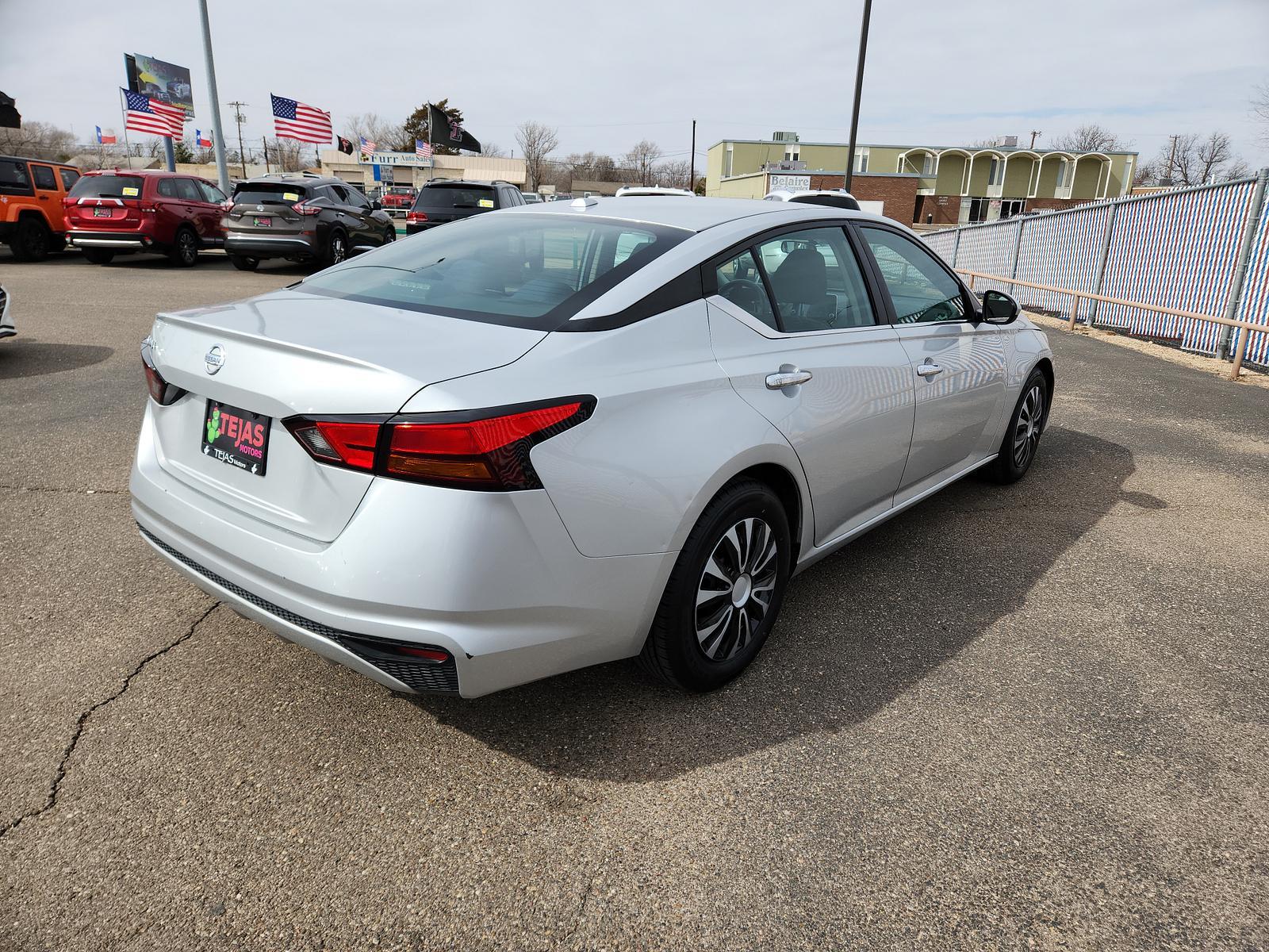 2020 Brilliant Silver Metallic /Charcoal Nissan Altima 2.5 S (1N4BL4BV6LC) with an Engine: 2.5L DOHC 16-Valve 4-Cylinder engine, located at 4110 Avenue Q, Lubbock, 79412, 33.556553, -101.855820 - 02/11/2023 KEY IN ENVELOPE GOD - Photo #3