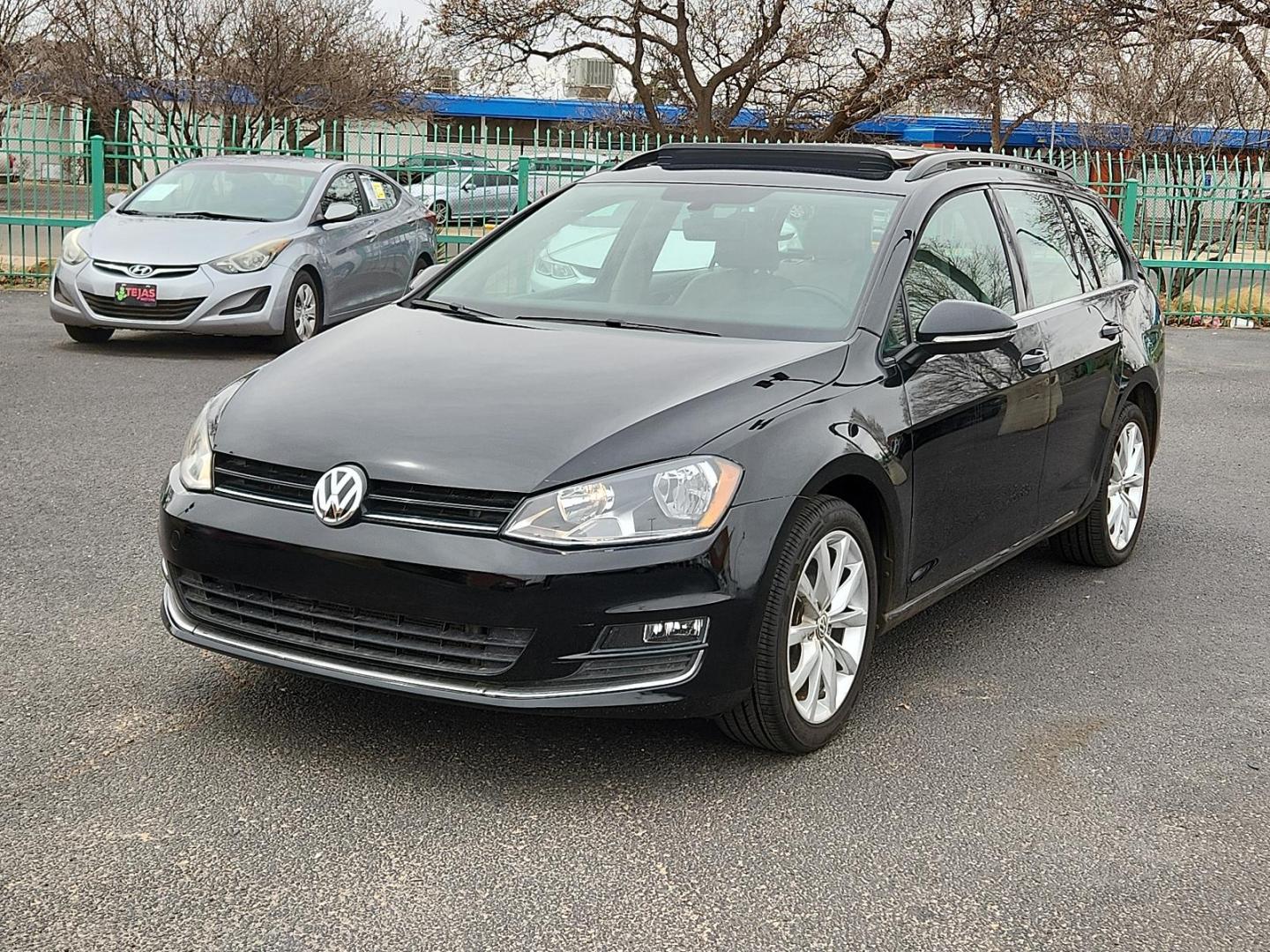 2017 Black - A1A1 /Beige - XW Volkswagen Golf SportWagen SE (3VWC17AU3HM) with an Engine: 1.8L TSI DOHC 16V 4 Cylinder Turbocharged engine, located at 4110 Avenue Q, Lubbock, 79412, 33.556553, -101.855820 - Photo#3