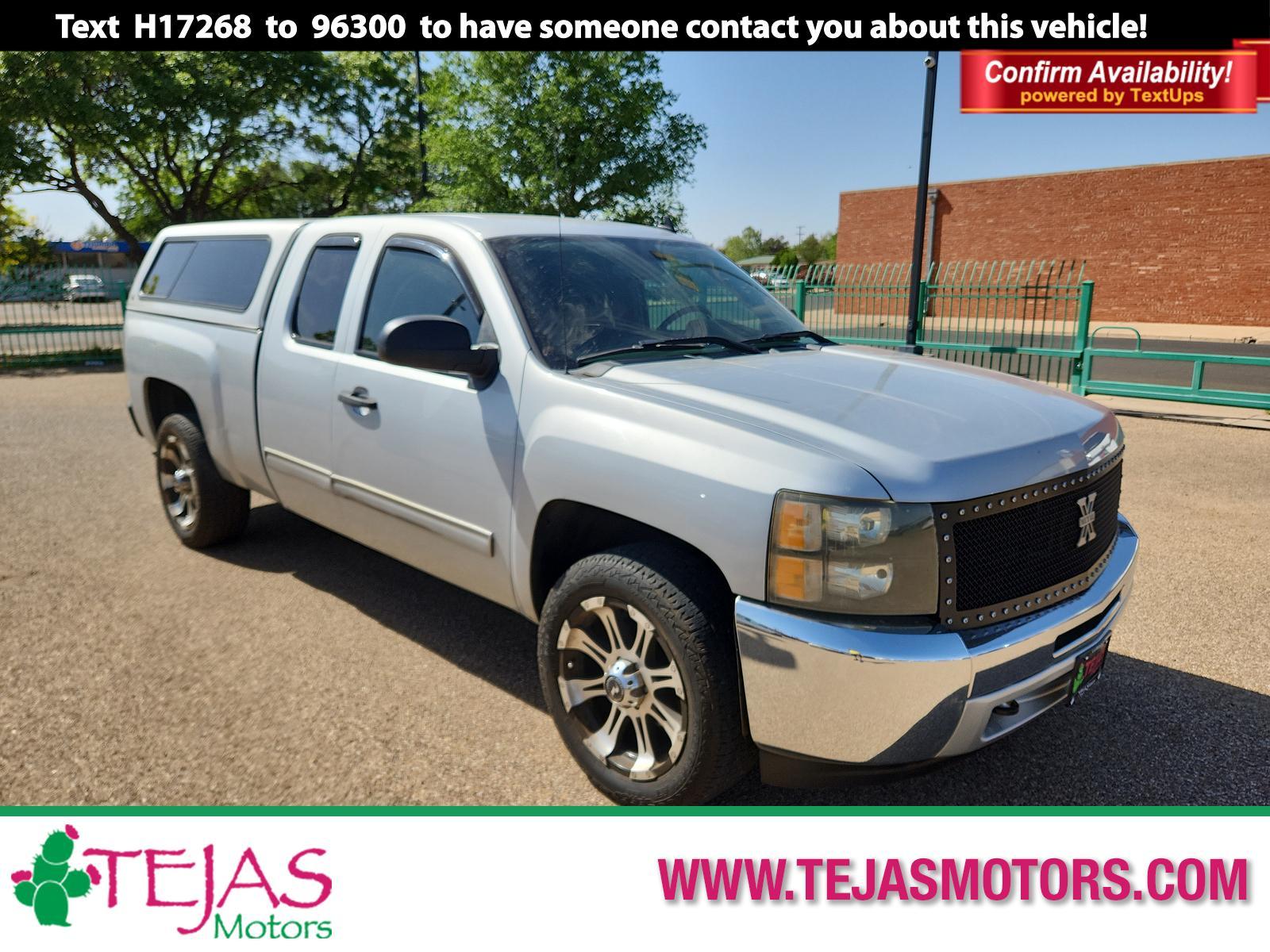 2013 Silver Ice Metallic /Ebony Chevrolet Silverado 1500 LT (1GCRCSE09DZ) with an ENGINE, VORTEC 5.3L VARIABLE VALVE TIMING V8 SFI FLEXFUEL WITH ACTIVE FUEL MANAGEMENT engine, located at 4110 Avenue Q, Lubbock, 79412, 33.556553, -101.855820 - 03/31/2023 KEY IN ENVELOPE GOD - Photo #0