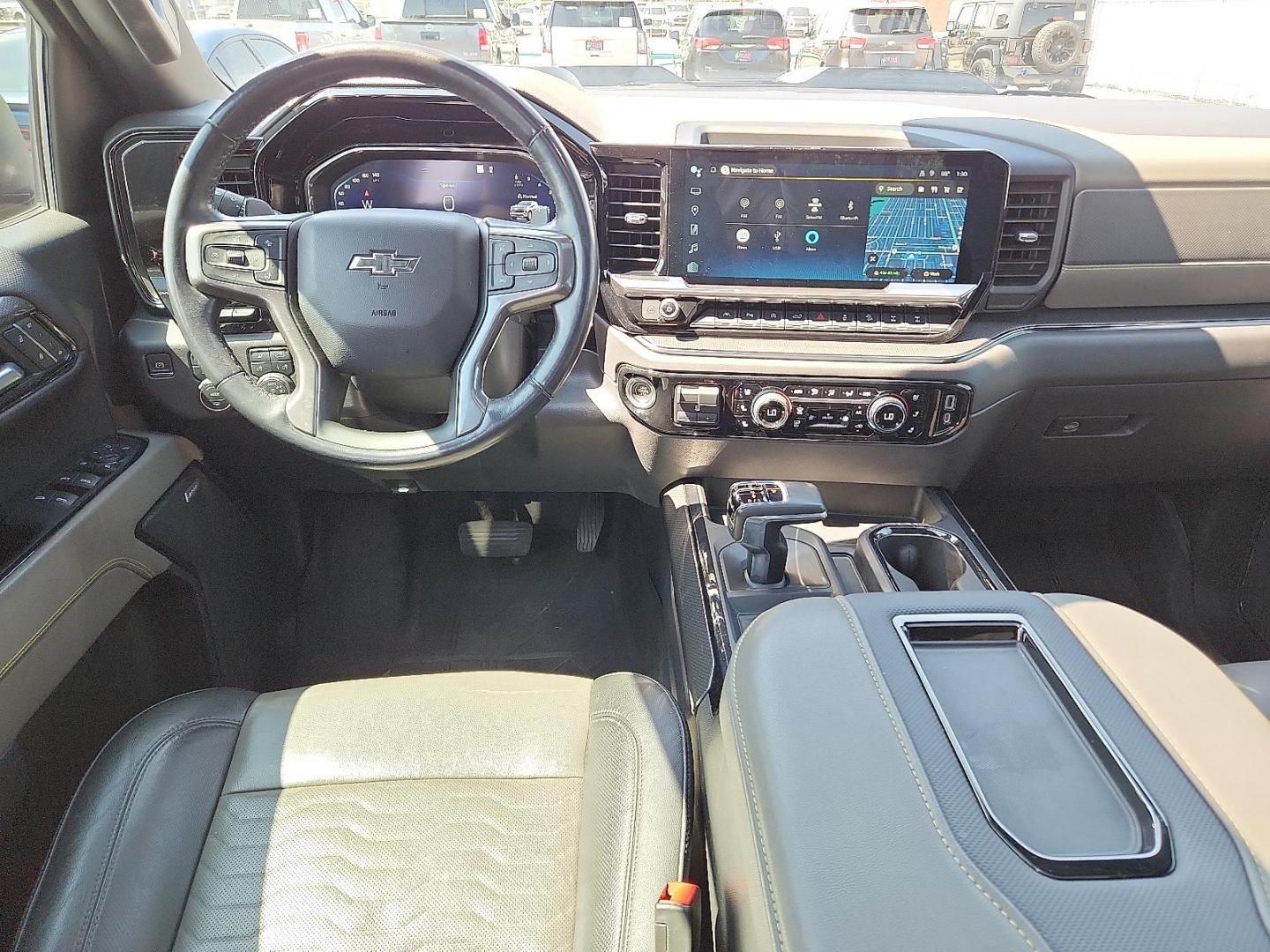 2022 /Jet Black/Graystone Chevrolet Silverado 1500 4WD Crew Cab Short Bed ZR2 (3GCUDHEL0NG) with an EcoTec3 6.2L V-8 gasoline direct injection, variable valve control, premium unleaded, engine with cylinder deactivation and 420HP engine, located at 4110 Avenue Q, Lubbock, 79412, 33.556553, -101.855820 - Photo#5