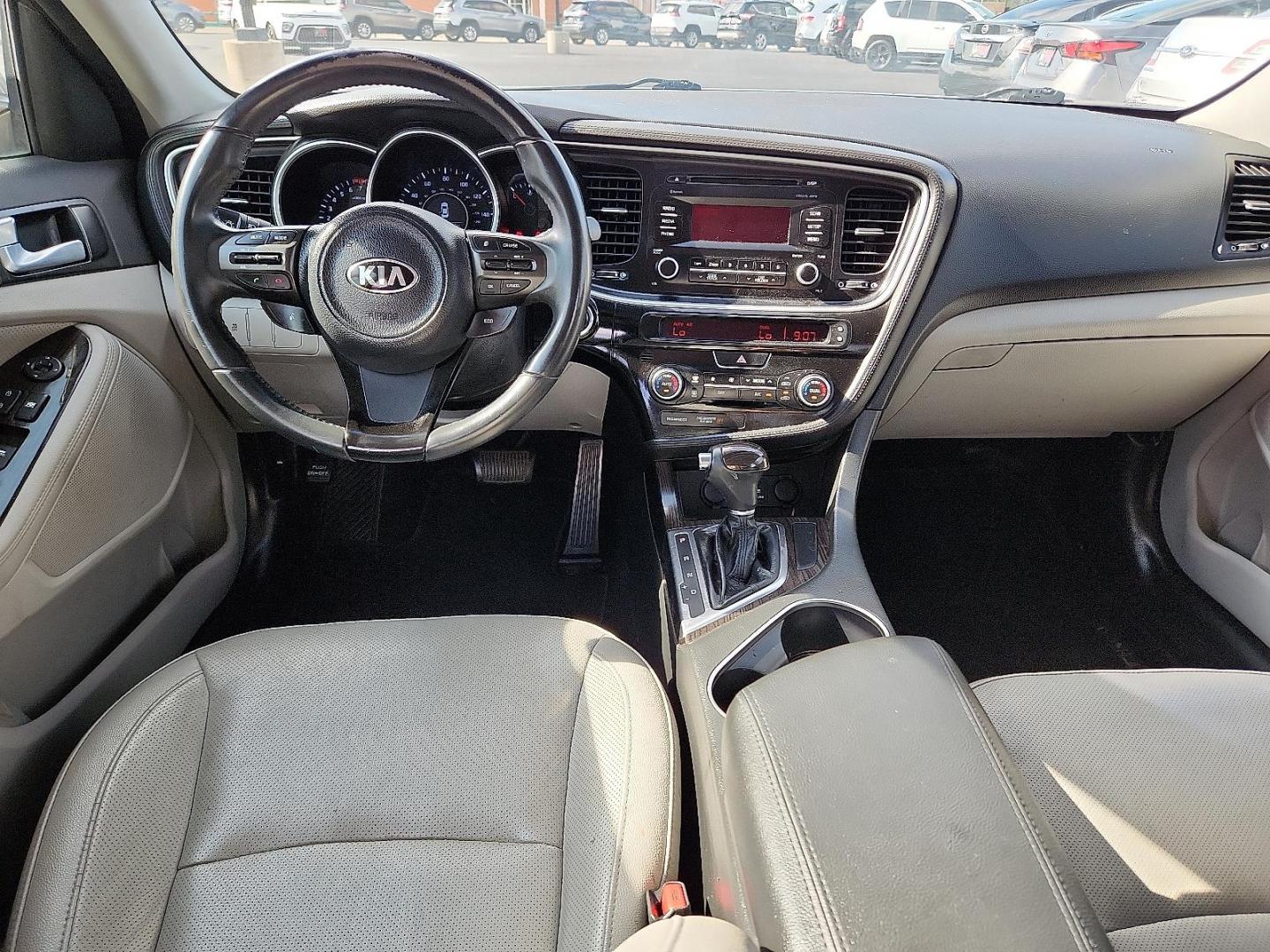 2015 GRAY Kia Optima EX (5XXGN4A70FG) with an Theta II 2.4L I-4 gasoline direct injection, DOHC, variable valve control, regular unleaded, engine with 192HP engine, located at 4110 Avenue Q, Lubbock, 79412, 33.556553, -101.855820 - Photo#5