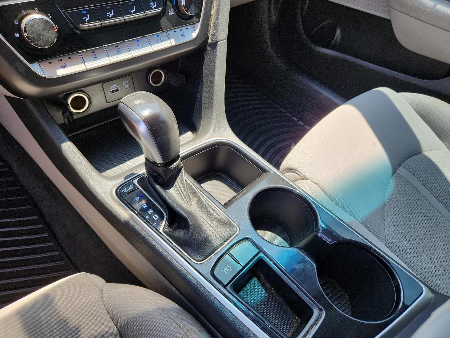 2018 Machine Gray - 2C /Gray - GG Hyundai Sonata SEL (5NPE34AF4JH) with an Engine: 2.4L GDI 4-Cylinder engine, located at 4110 Avenue Q, Lubbock, 79412, 33.556553, -101.855820 - 08/15/2023 KEY IN ENVELOPE GOD 08/16/2023 inspection in envelope god - Photo#11