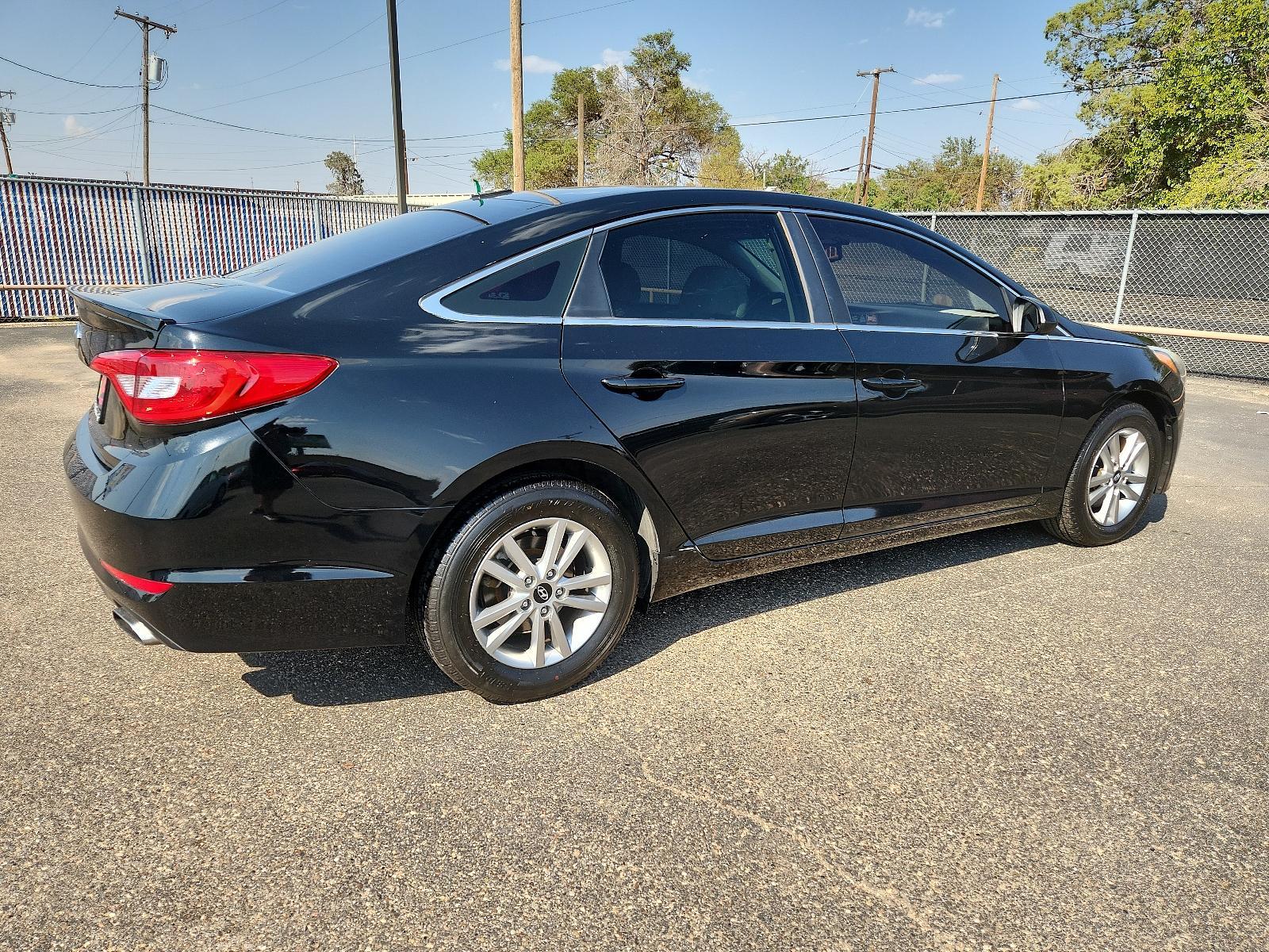 2017 BLACK /Tan Hyundai Sonata SE (5NPE24AFXHH) with an Engine: 2.4L GDI 4-Cylinder engine, located at 4110 Avenue Q, Lubbock, 79412, 33.556553, -101.855820 - 08/16/2023 INSPECTION IN ENVELOPE GOD 08/18/2023 KEY IN ENVELOPE GOD - Photo #4