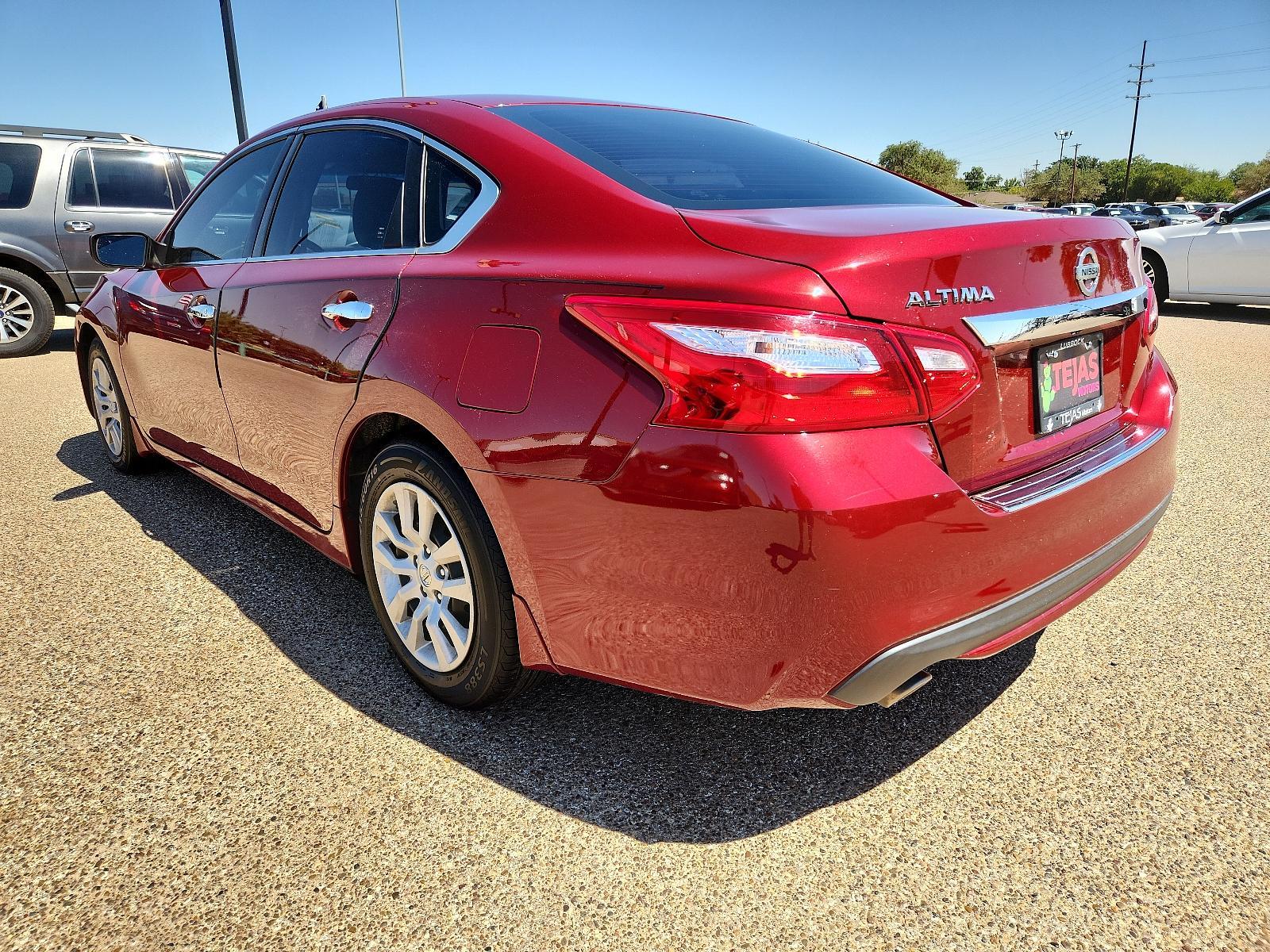 2017 RED /Charcoal - G Nissan Altima 2.5 S (1N4AL3AP3HC) with an Engine: 2.5L DOHC 16-Valve 4-Cylinder engine, located at 4110 Avenue Q, Lubbock, 79412, 33.556553, -101.855820 - 08/23/2023 INSPECTION IN ENVELOPE GOD 08/25/2023 KEY IN ENVELOPE GOD - Photo #2