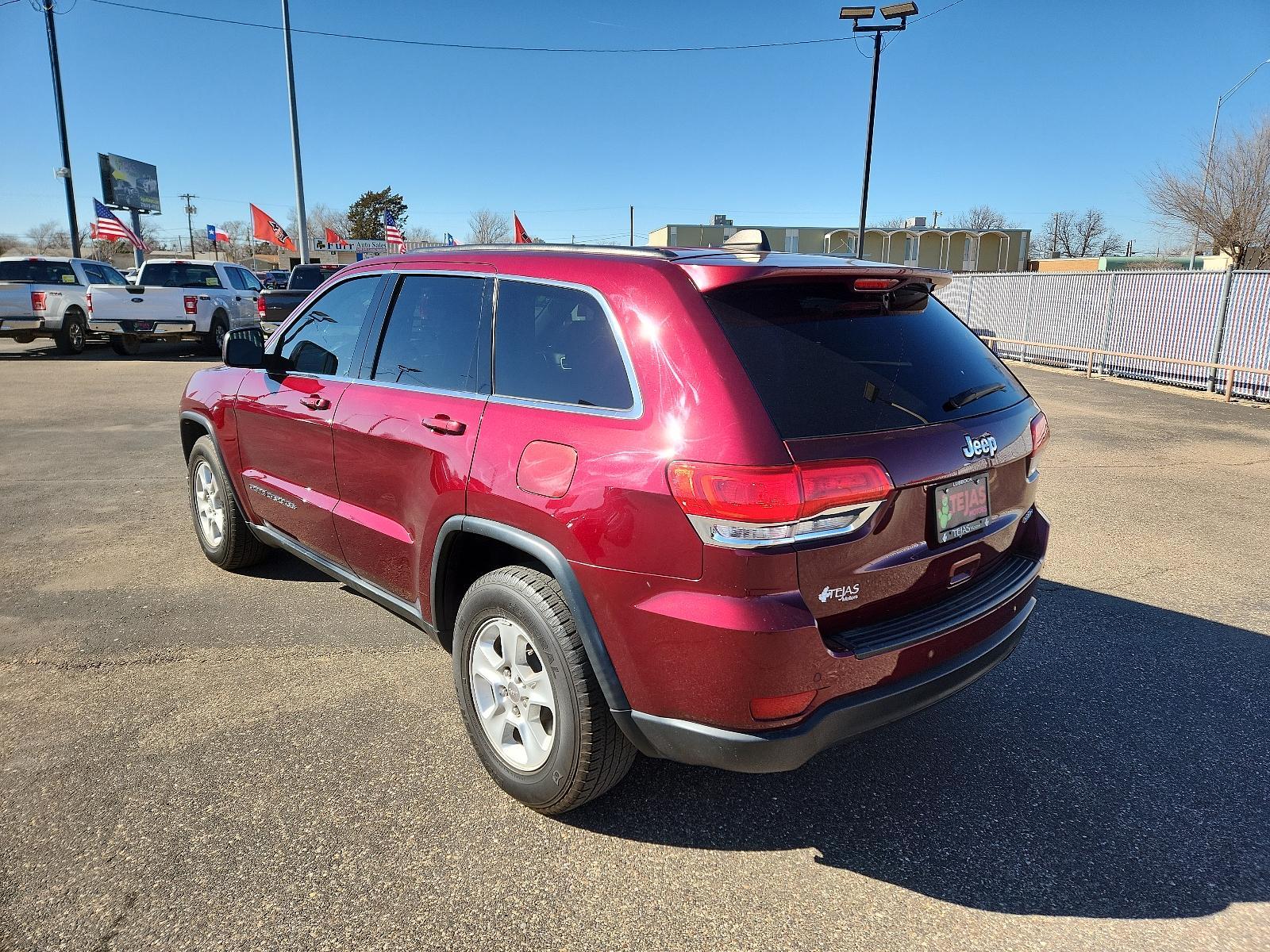 2017 RED Jeep Grand Cherokee Laredo (1C4RJEAG4HC) with an ENGINE: 3.6L V6 24V VVT UPG I W/ESS engine, located at 4110 Avenue Q, Lubbock, 79412, 33.556553, -101.855820 - 09/29/2023 INSPECTION IN ENVELOPE GOD 10/03/2023 KEY IN ENVELOPE GOD - Photo #2