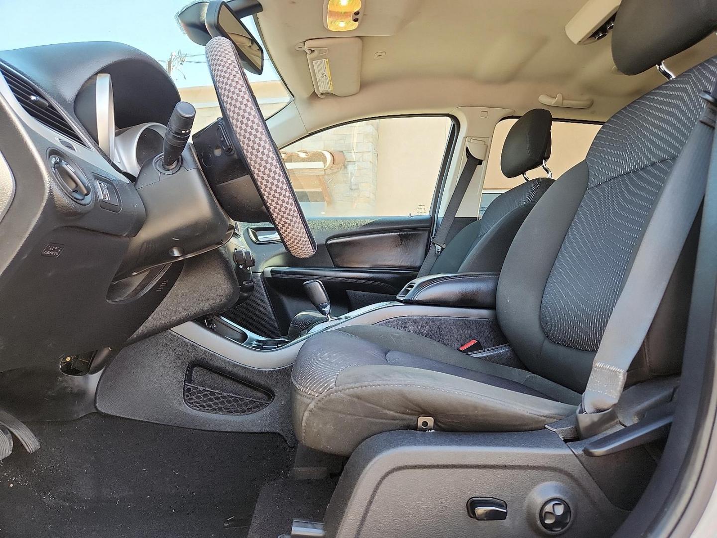 2020 SILVER /Black - X9 Dodge Journey SE Value (3C4PDCAB8LT) with an Tigershark MultiAir 2.4L I-4 DOHC, VVT variable valve control, regular unleaded, engine with 173HP engine, located at 4110 Avenue Q, Lubbock, 79412, 33.556553, -101.855820 - 04/10/2026 KEY IN ENVELOPE GOD - Photo#9