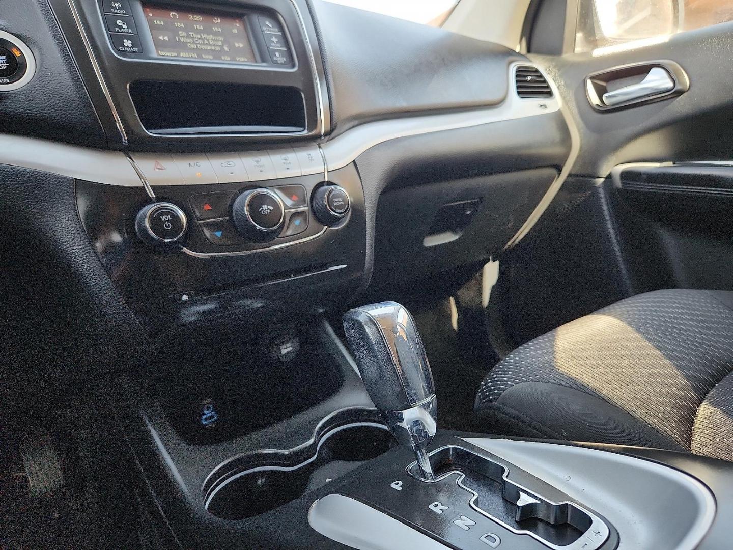 2020 SILVER /Black - X9 Dodge Journey SE Value (3C4PDCAB8LT) with an Tigershark MultiAir 2.4L I-4 DOHC, VVT variable valve control, regular unleaded, engine with 173HP engine, located at 4110 Avenue Q, Lubbock, 79412, 33.556553, -101.855820 - 04/10/2026 KEY IN ENVELOPE GOD - Photo#11