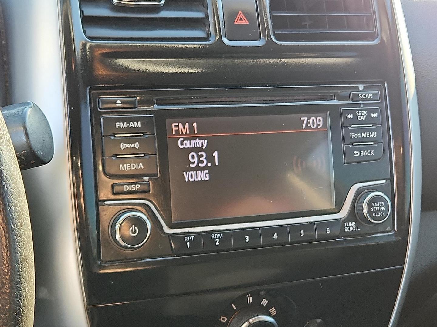 2018 Cayenne Red - NAH /Charcoal - G Nissan Versa 1.6 SV (3N1CN7AP8JL) with an 1.6L I-4 DOHC, variable valve control, regular unleaded, engine with 109HP engine, located at 4110 Avenue Q, Lubbock, 79412, 33.556553, -101.855820 - Photo#8