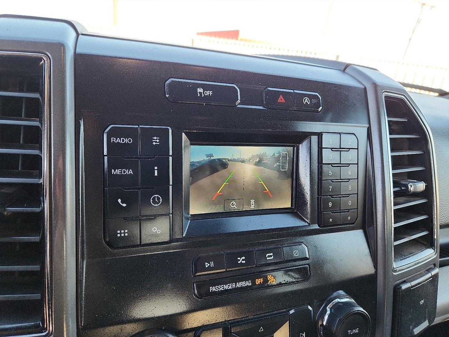 2018 WHITE Ford F-150 XLT (1FTEW1EP5JK) with an EcoBoost 2.7L V-6 port/direct injection, DOHC, Ti-VCT variable valve control, twin turbo, regular unleaded, engine with 325HP engine, located at 4110 Avenue Q, Lubbock, 79412, 33.556553, -101.855820 - Photo#7