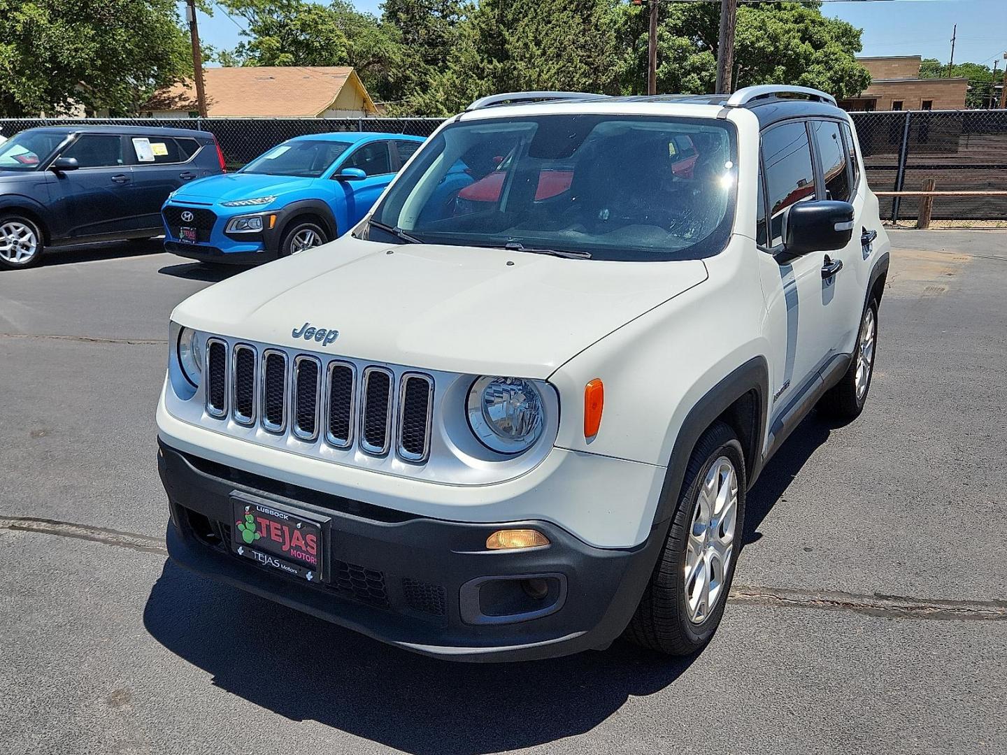 2018 WHITE Jeep Renegade Limited FWD (ZACCJADB3JP) with an Tigershark MultiAir 2.4L I-4 variable valve control, regular unleaded, engine with 180HP engine, located at 4110 Avenue Q, Lubbock, 79412, 33.556553, -101.855820 - Photo#3