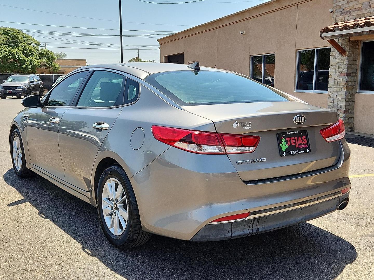 2018 Platinum Graphite - ABT /Black - WK Kia Optima LX (5XXGT4L35JG) with an Theta II 2.4L I-4 gasoline direct injection, DOHC, CVVT variable valve control, regular unleaded, engine with 185HP engine, located at 4110 Avenue Q, Lubbock, 79412, 33.556553, -101.855820 - Photo#2
