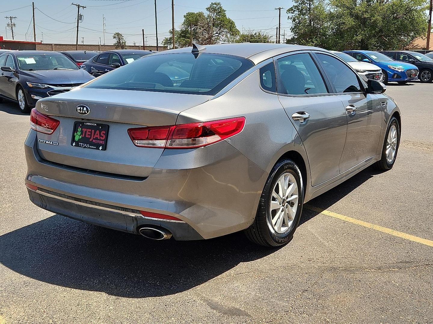 2018 Platinum Graphite - ABT /Black - WK Kia Optima LX (5XXGT4L35JG) with an Theta II 2.4L I-4 gasoline direct injection, DOHC, CVVT variable valve control, regular unleaded, engine with 185HP engine, located at 4110 Avenue Q, Lubbock, 79412, 33.556553, -101.855820 - Photo#3
