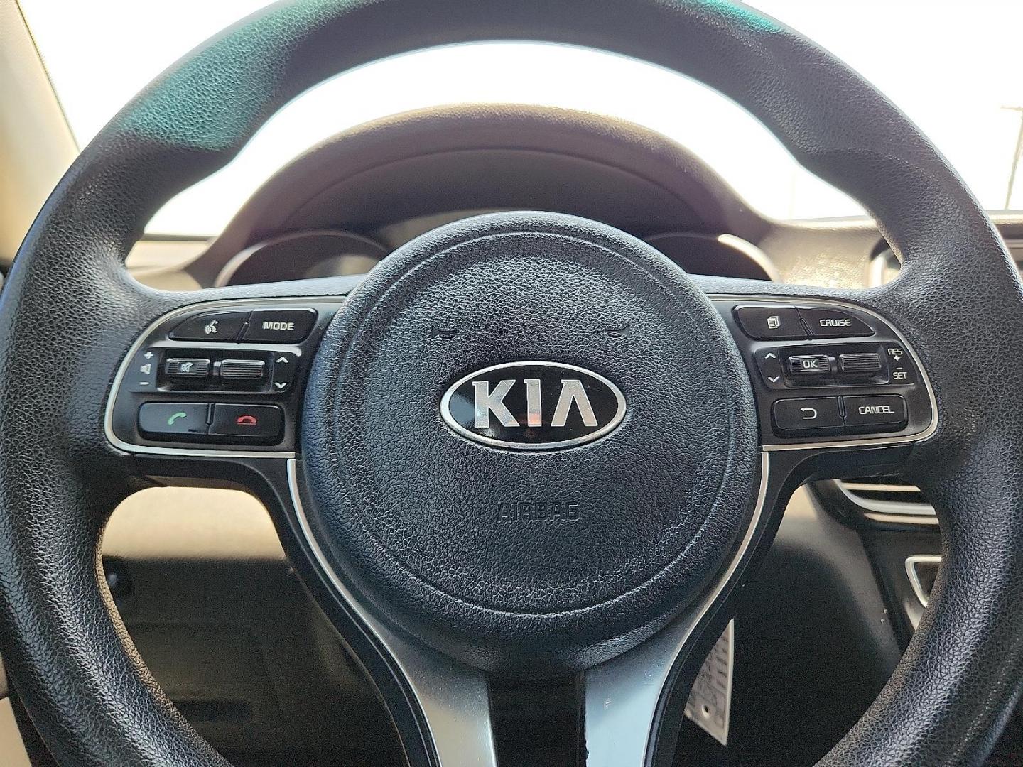 2018 Platinum Graphite - ABT /Black - WK Kia Optima LX (5XXGT4L35JG) with an Theta II 2.4L I-4 gasoline direct injection, DOHC, CVVT variable valve control, regular unleaded, engine with 185HP engine, located at 4110 Avenue Q, Lubbock, 79412, 33.556553, -101.855820 - Photo#10