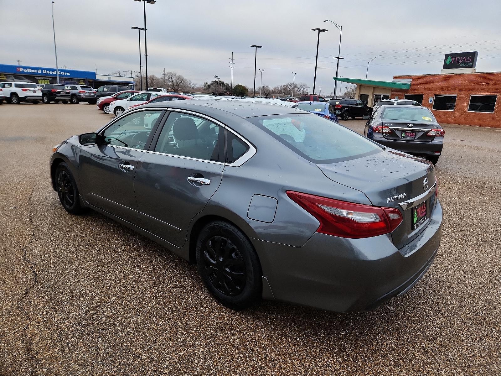 2018 GRAY Nissan Altima 2.5 S (1N4AL3AP3JC) with an Engine: 2.5L DOHC 16-Valve 4-Cylinder engine, located at 4110 Avenue Q, Lubbock, 79412, 33.556553, -101.855820 - 01/16/2024 INSPECTION IN ENVELOPE GOD 01/20/2024 KEY IN ENVELOPE GOD - Photo #2